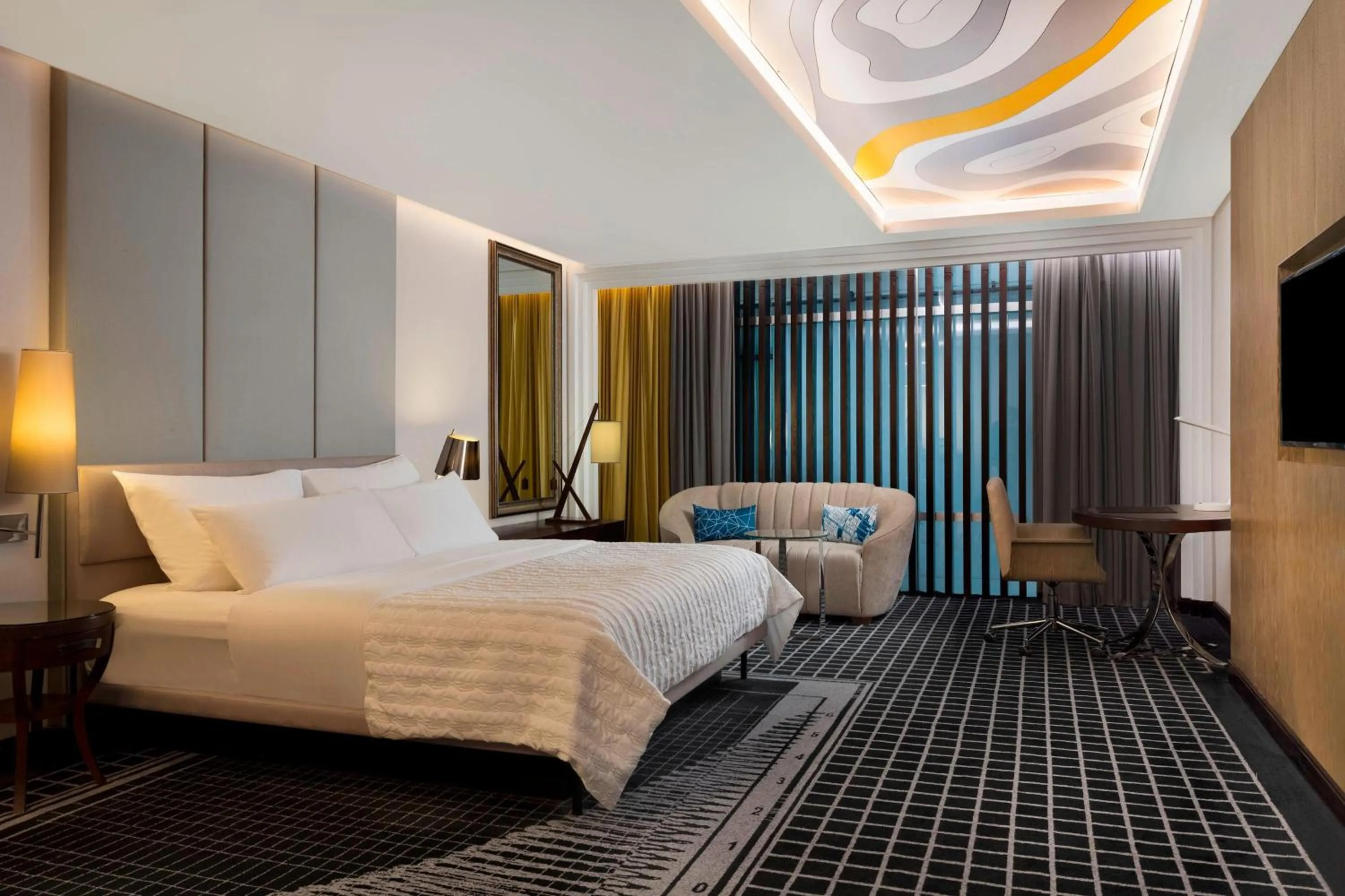 Photo of the whole room, Bed in Le Meridien Dhaka