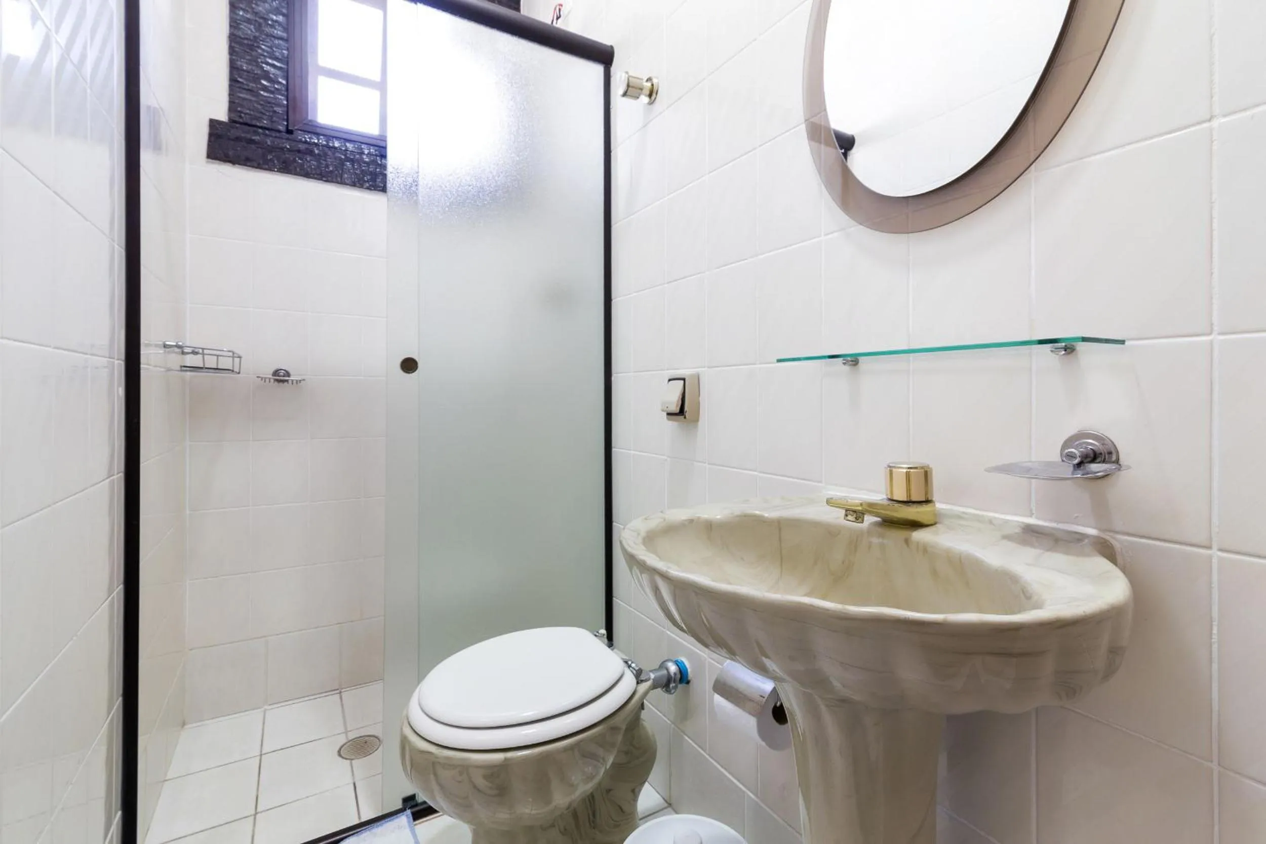 Shower in Aldeia Da Lagoinha