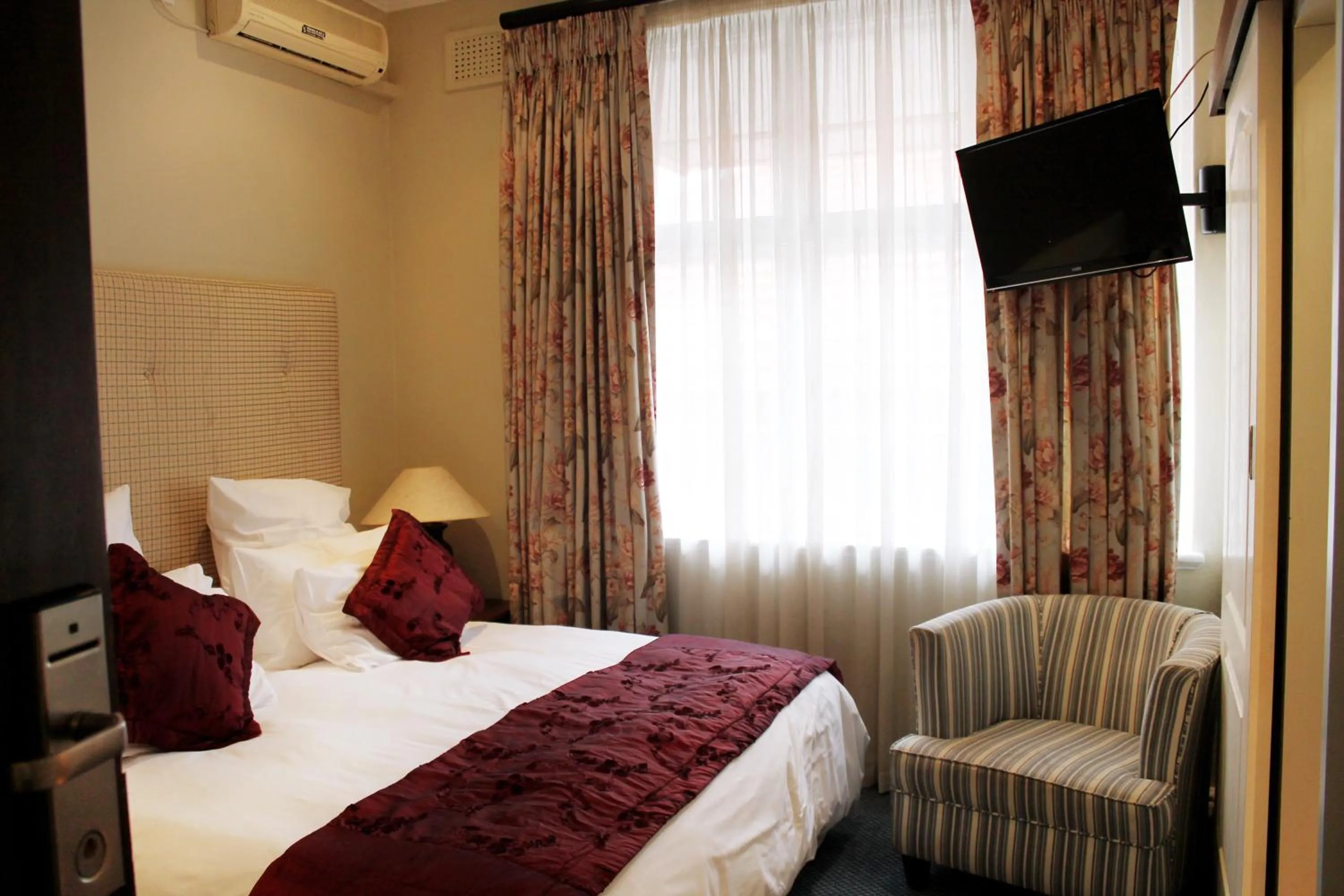 Deluxe Double Room - single occupancy in Silver Oaks Boutique Hotel