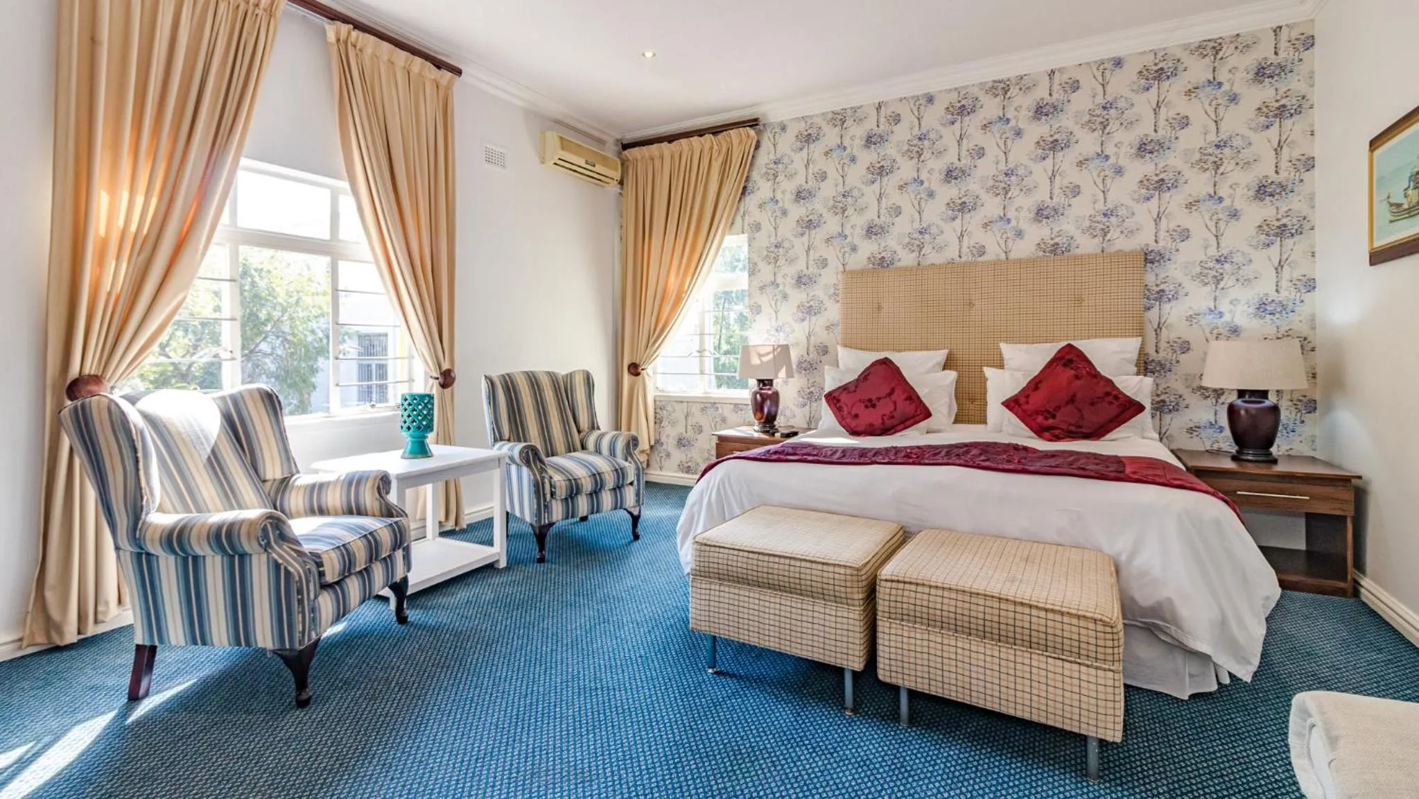 Luxury Room with Spa Bath - single occupancy in Silver Oaks Boutique Hotel