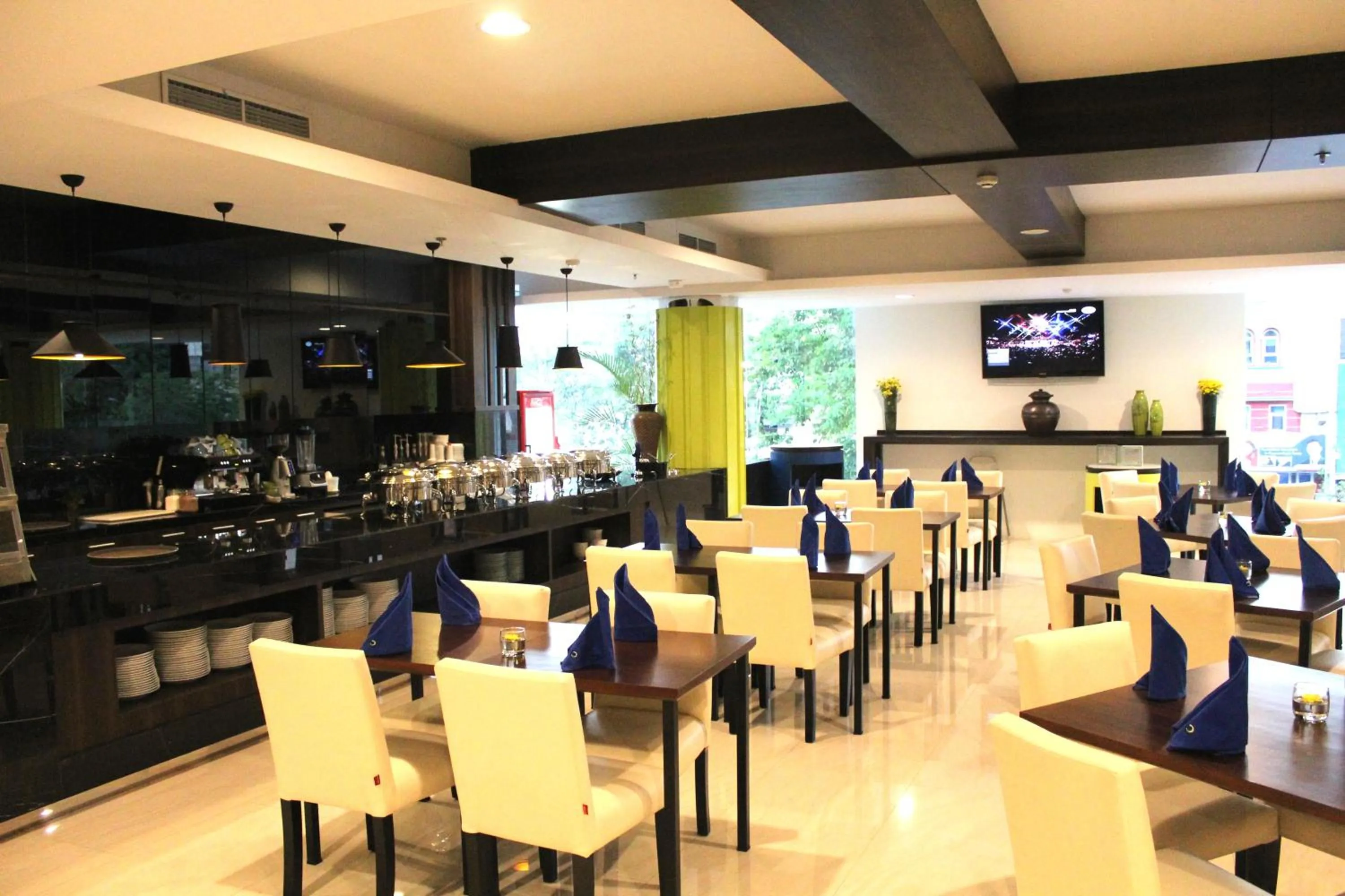Restaurant/places to eat in Bonnet Hotel Surabaya