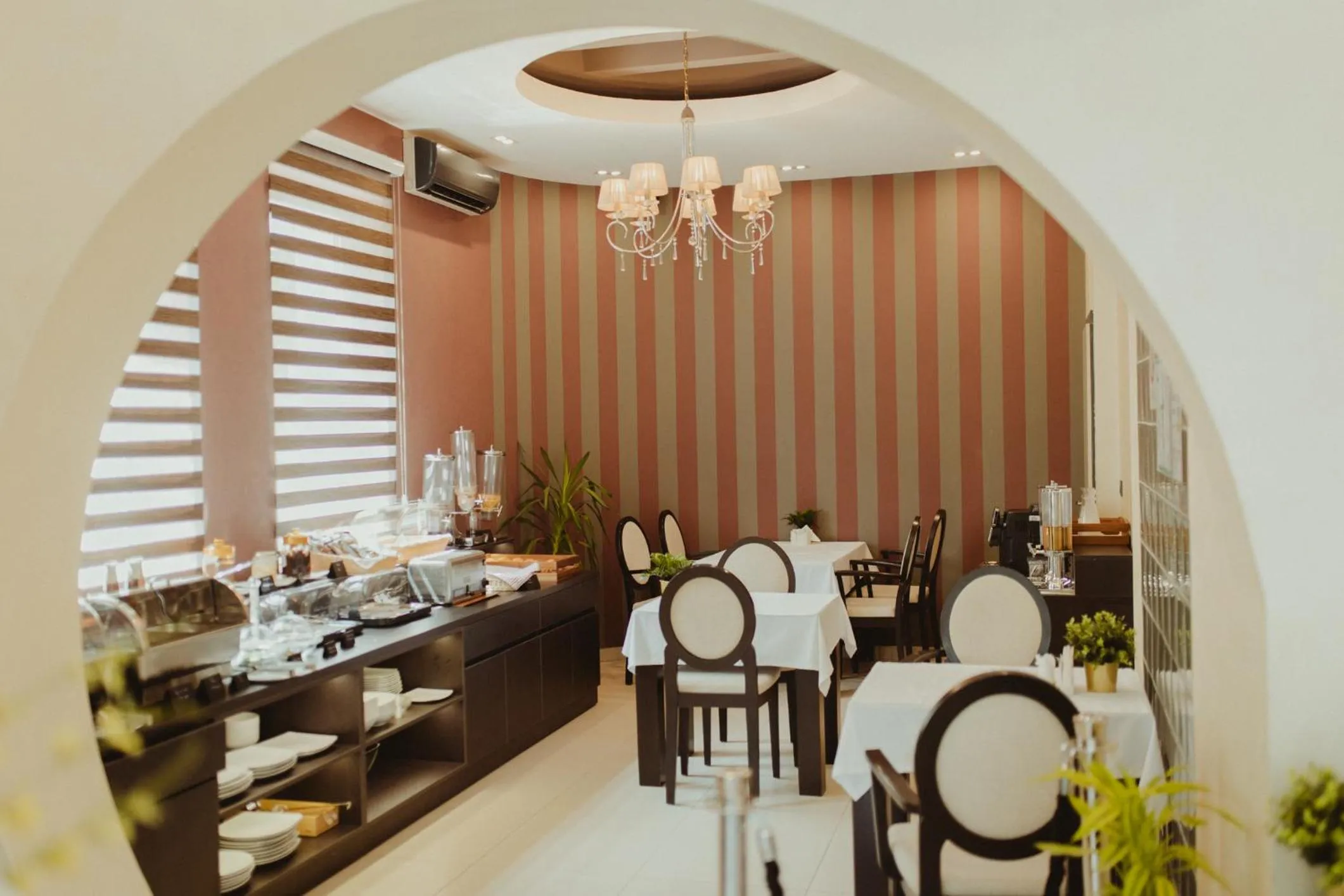 Restaurant/places to eat in Garni Hotel Biser