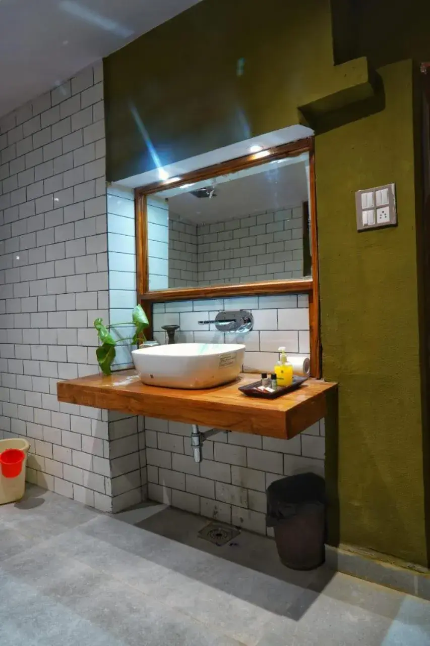 Double Room with Lake View in Greetoe Camp Panna Double Room with Lake View in Greetoe Camp Panna