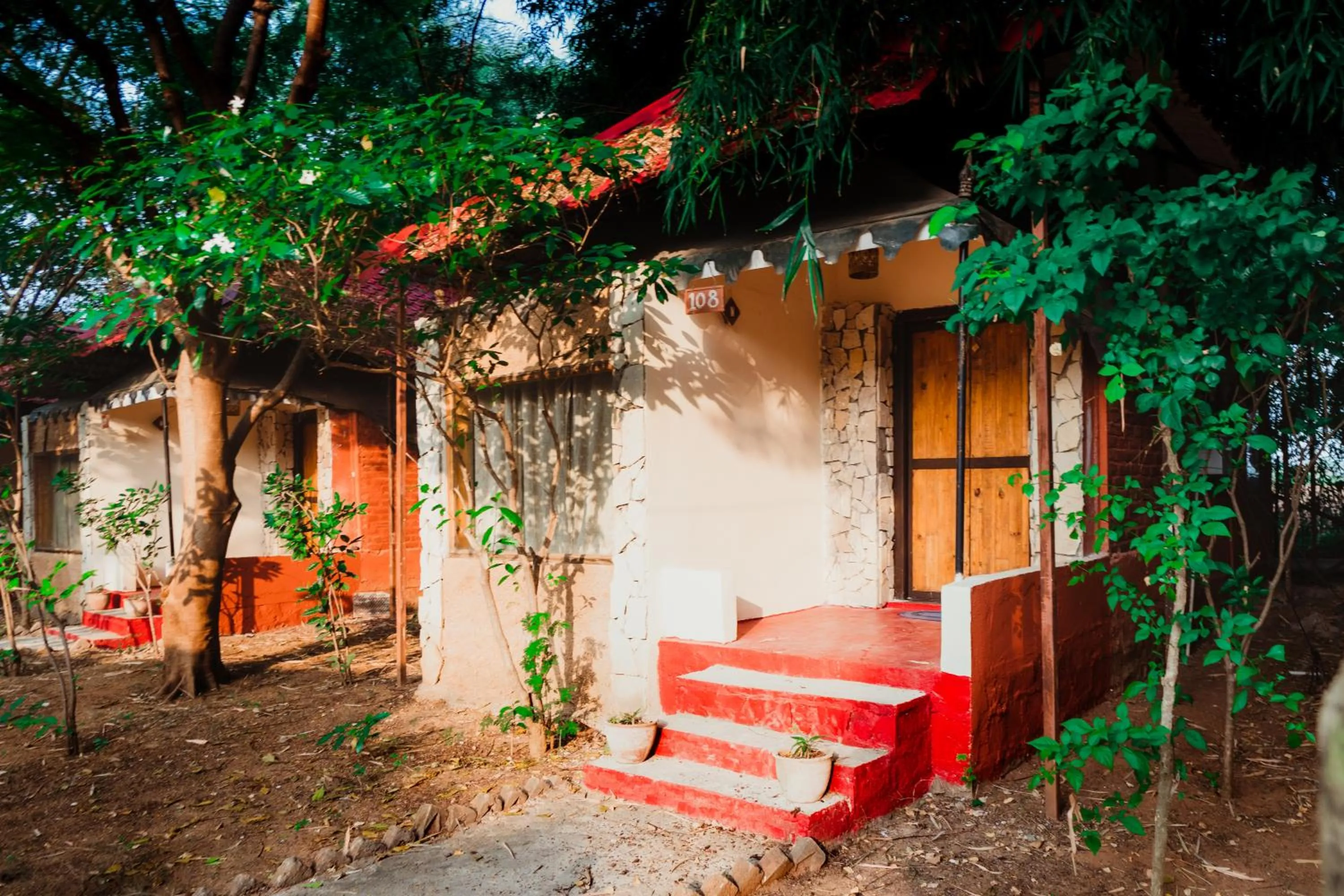 Facade/entrance in Greetoe Camp Panna
