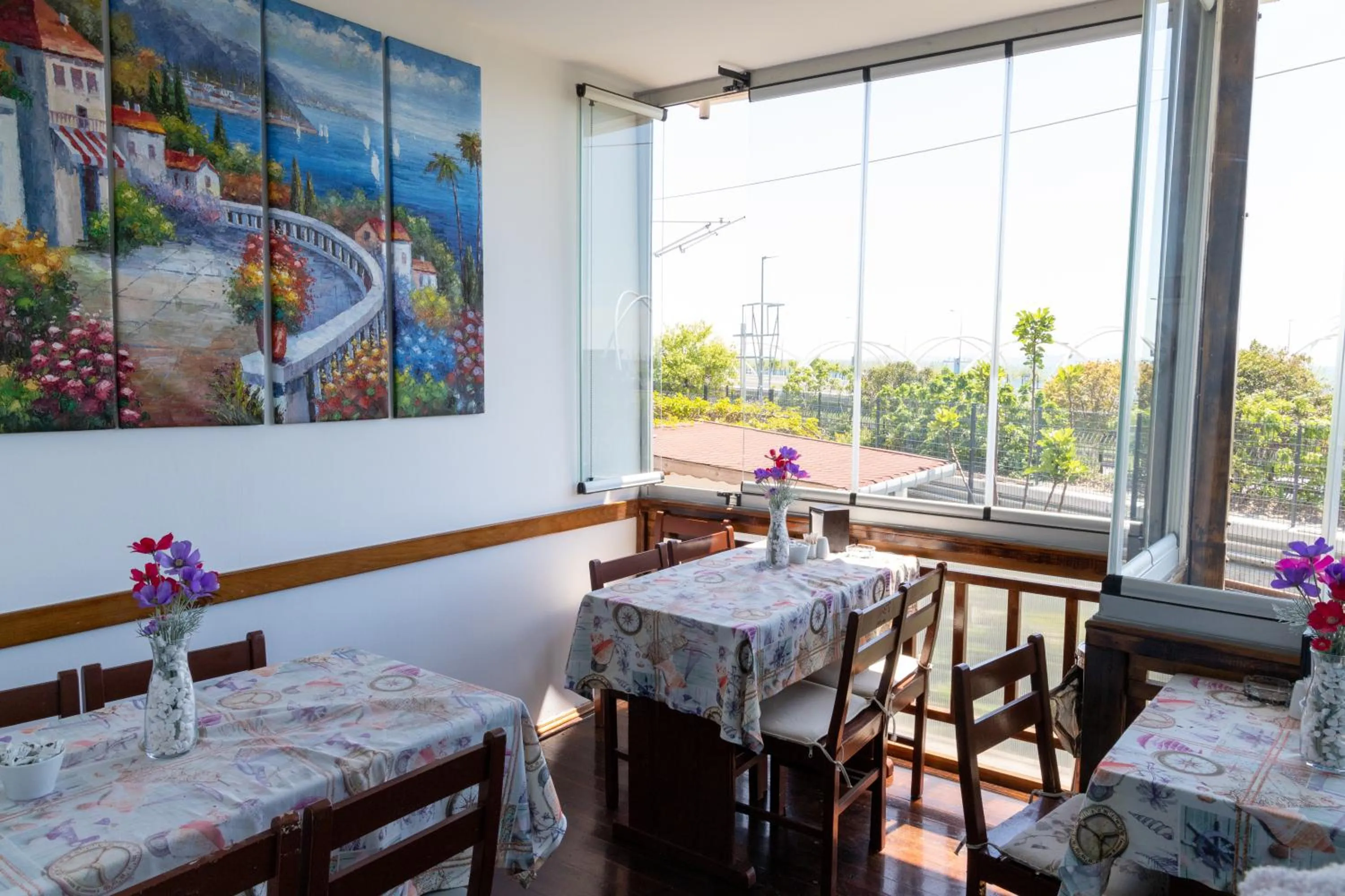 Coffee/tea facilities in Galley Hotel