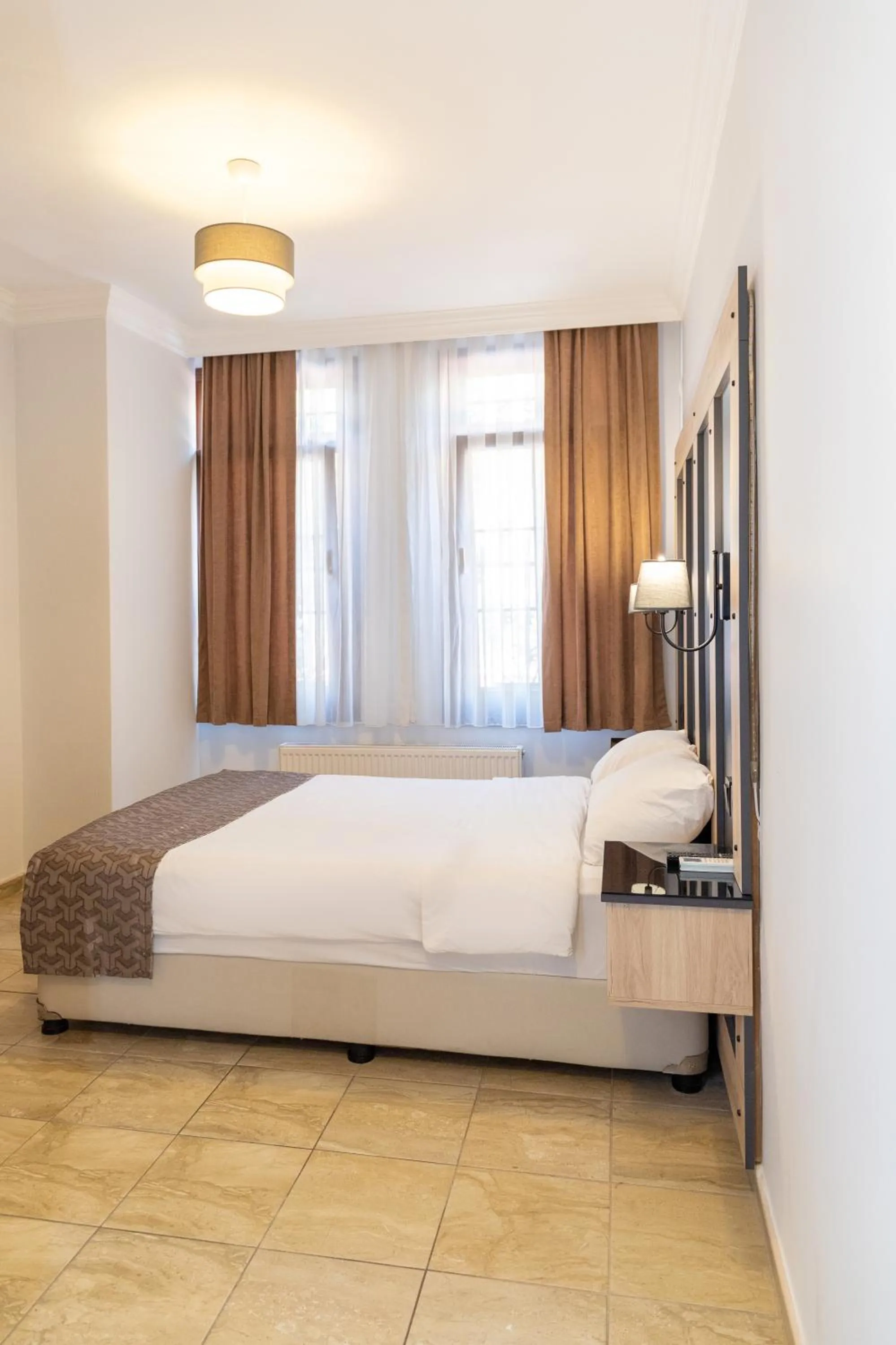 Photo of the whole room, Bed in Galley Hotel