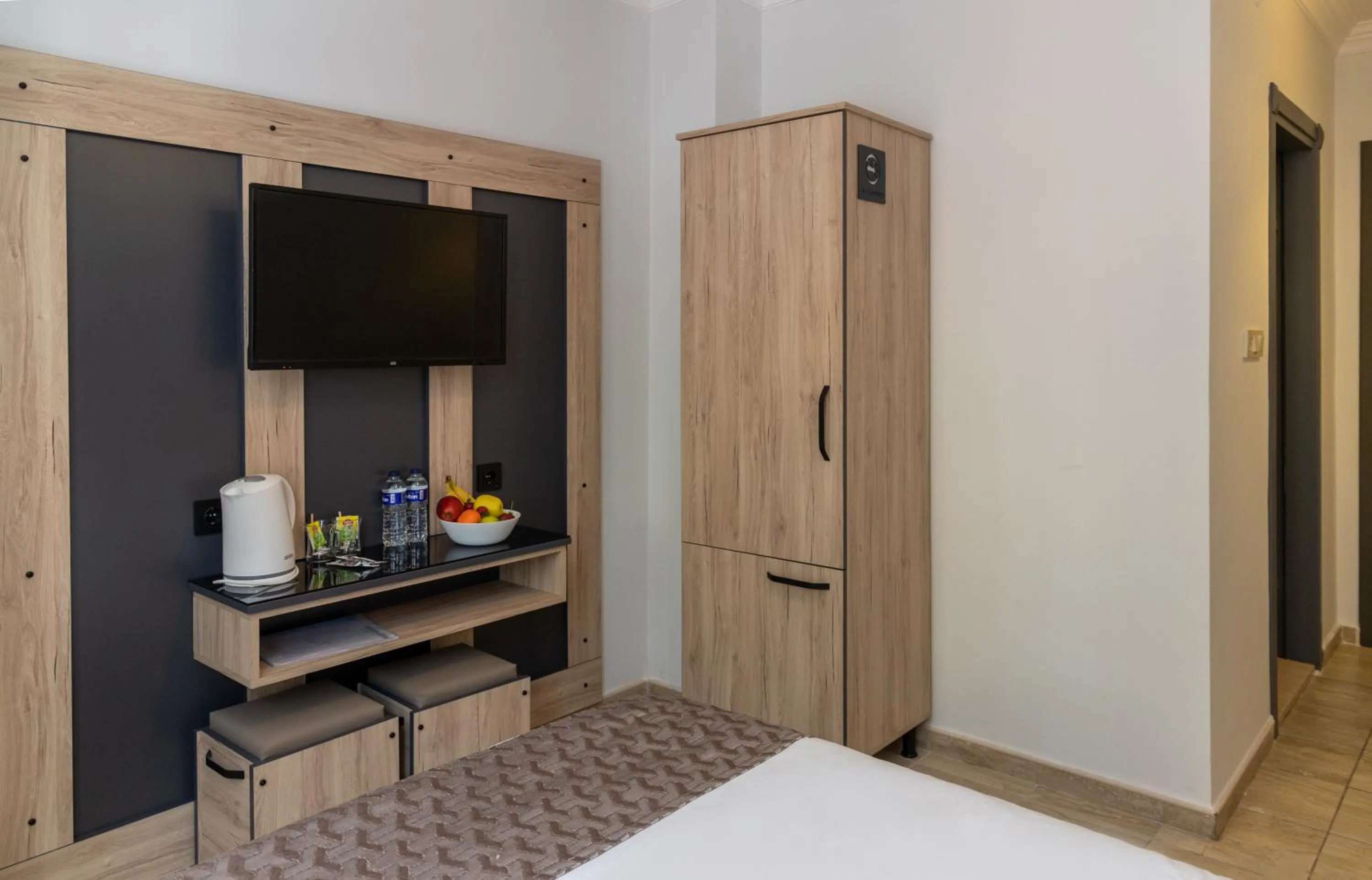 Photo of the whole room, Bed in Galley Hotel