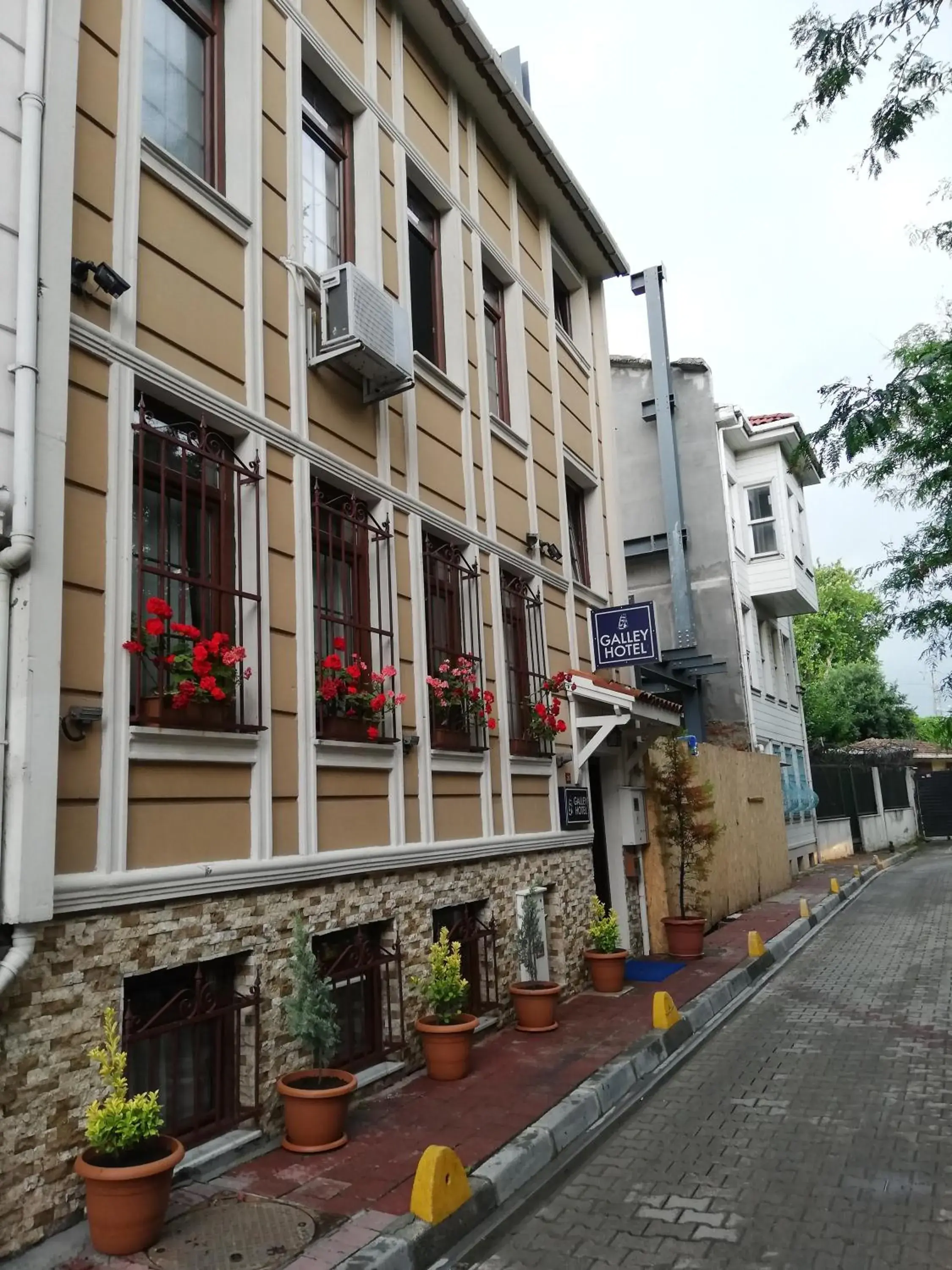 Property building in Galley Hotel Property building in Galley Hotel