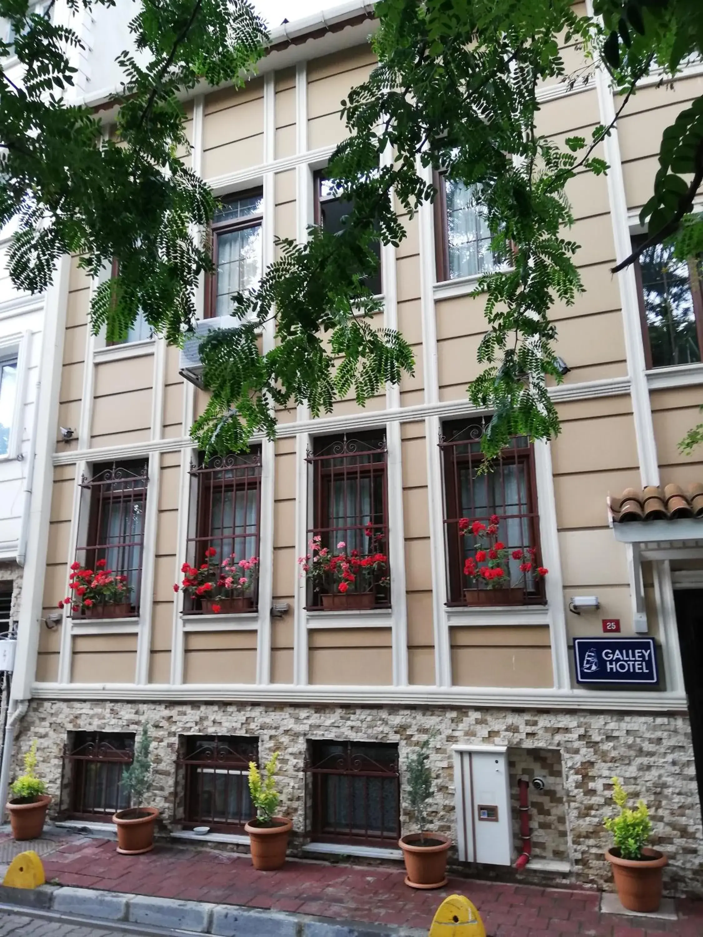 Property building in Galley Hotel Property building in Galley Hotel