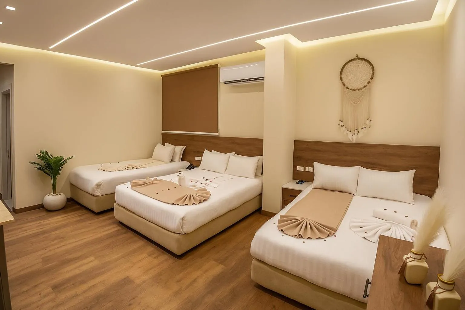 Family Room with Balcony in Nefri Pyramids Hotel