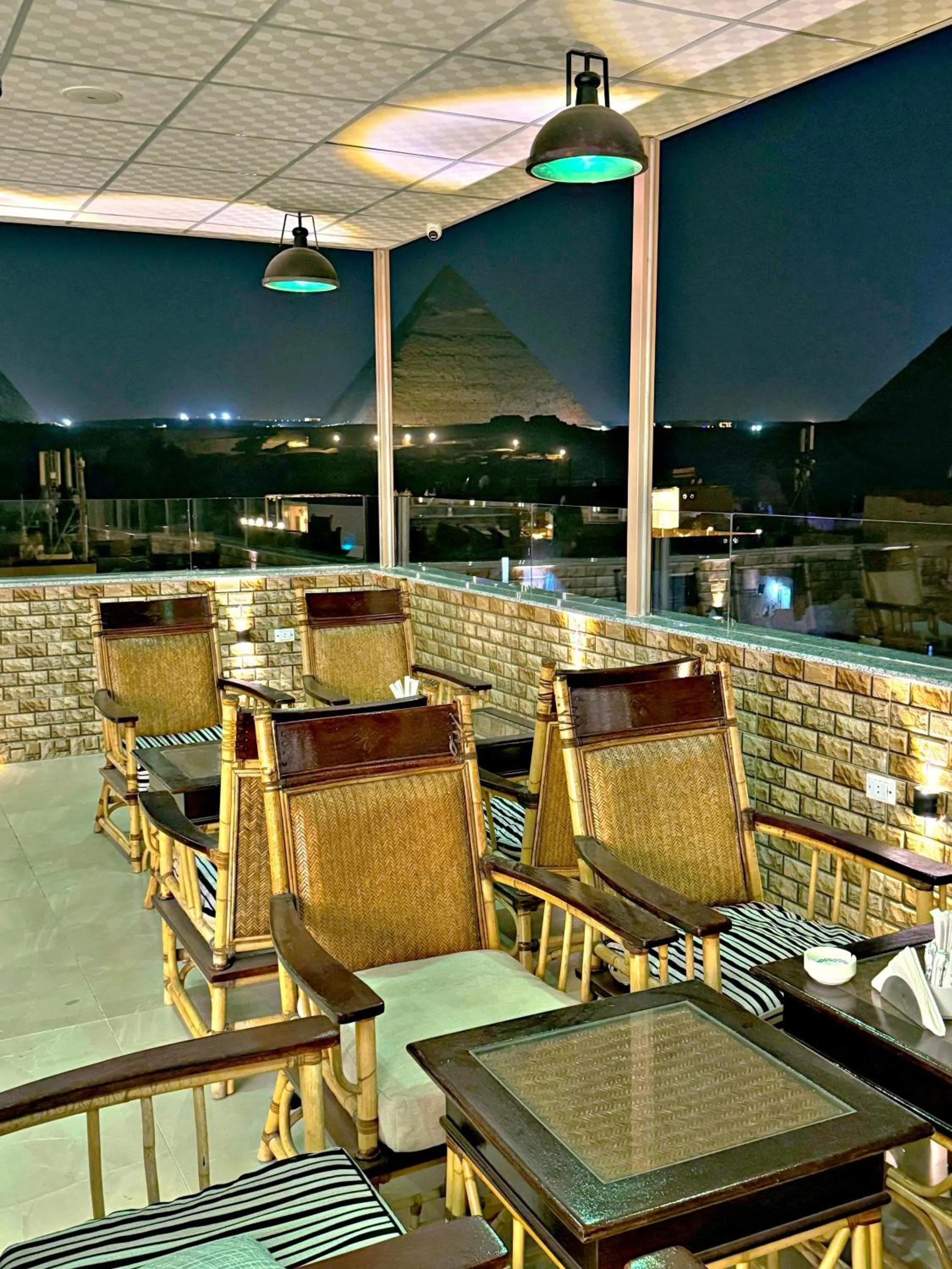 Nefri Pyramids Hotel