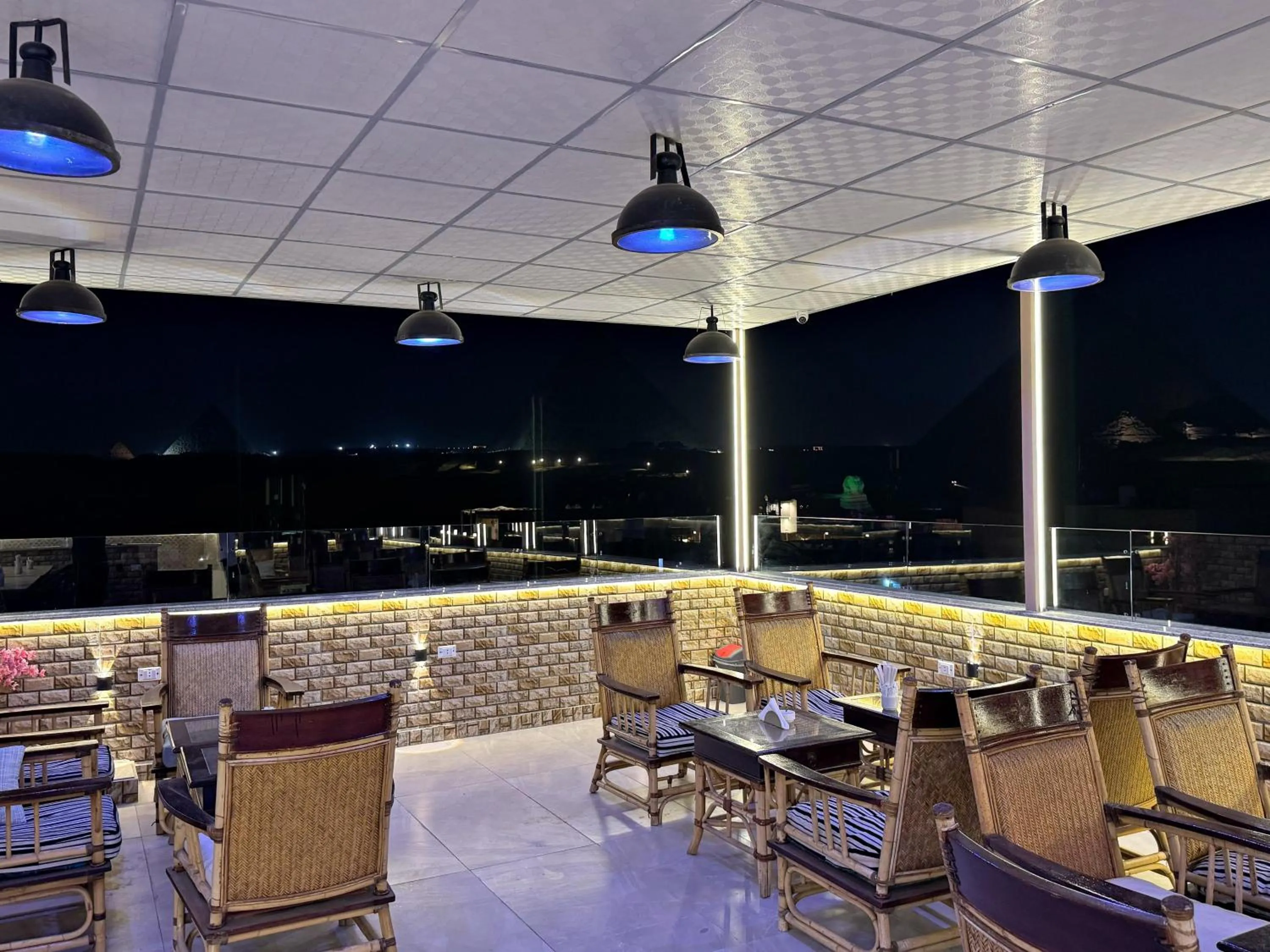 Nefri Pyramids Hotel
