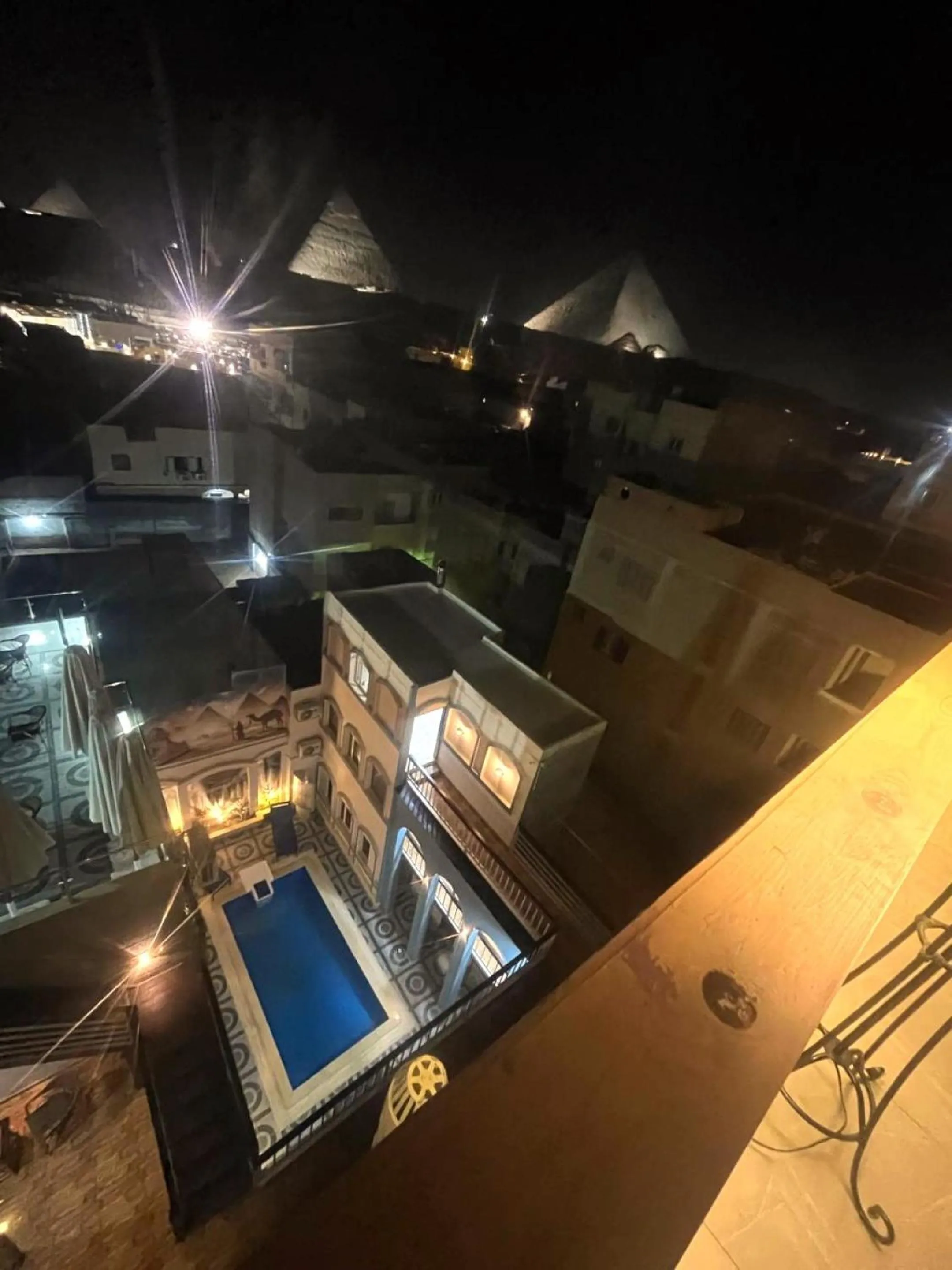 Nefri Pyramids Hotel