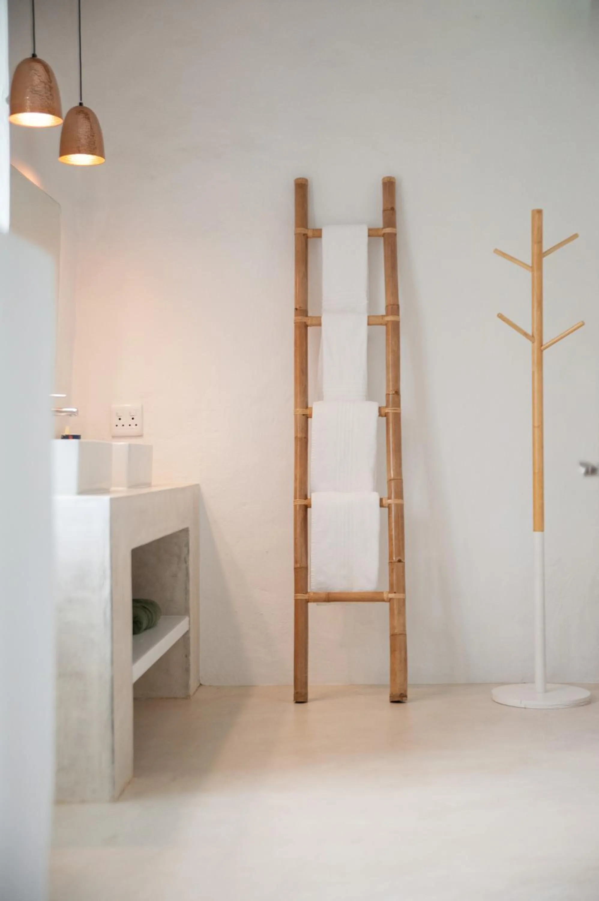 Bathroom in Mo & Rose's Nature Retreat