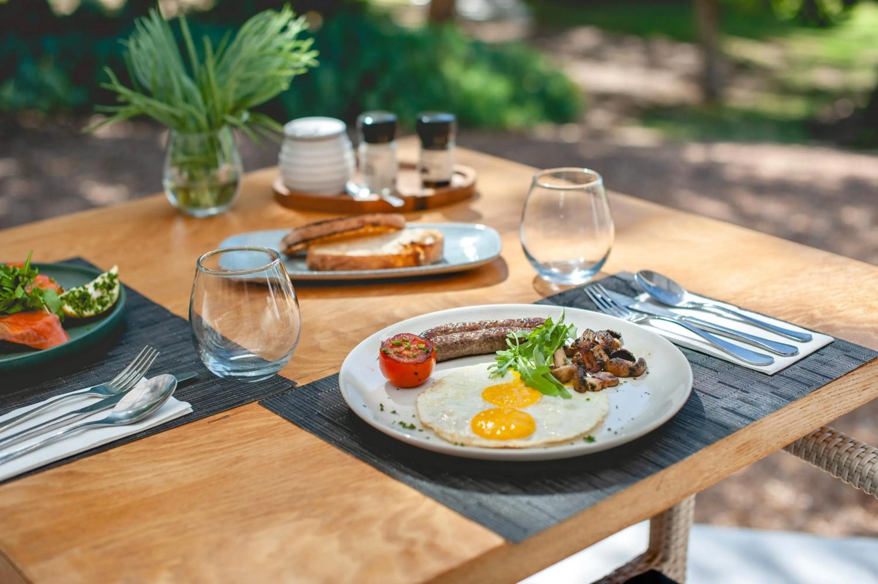 Restaurant/places to eat in Mo & Rose's Nature Retreat