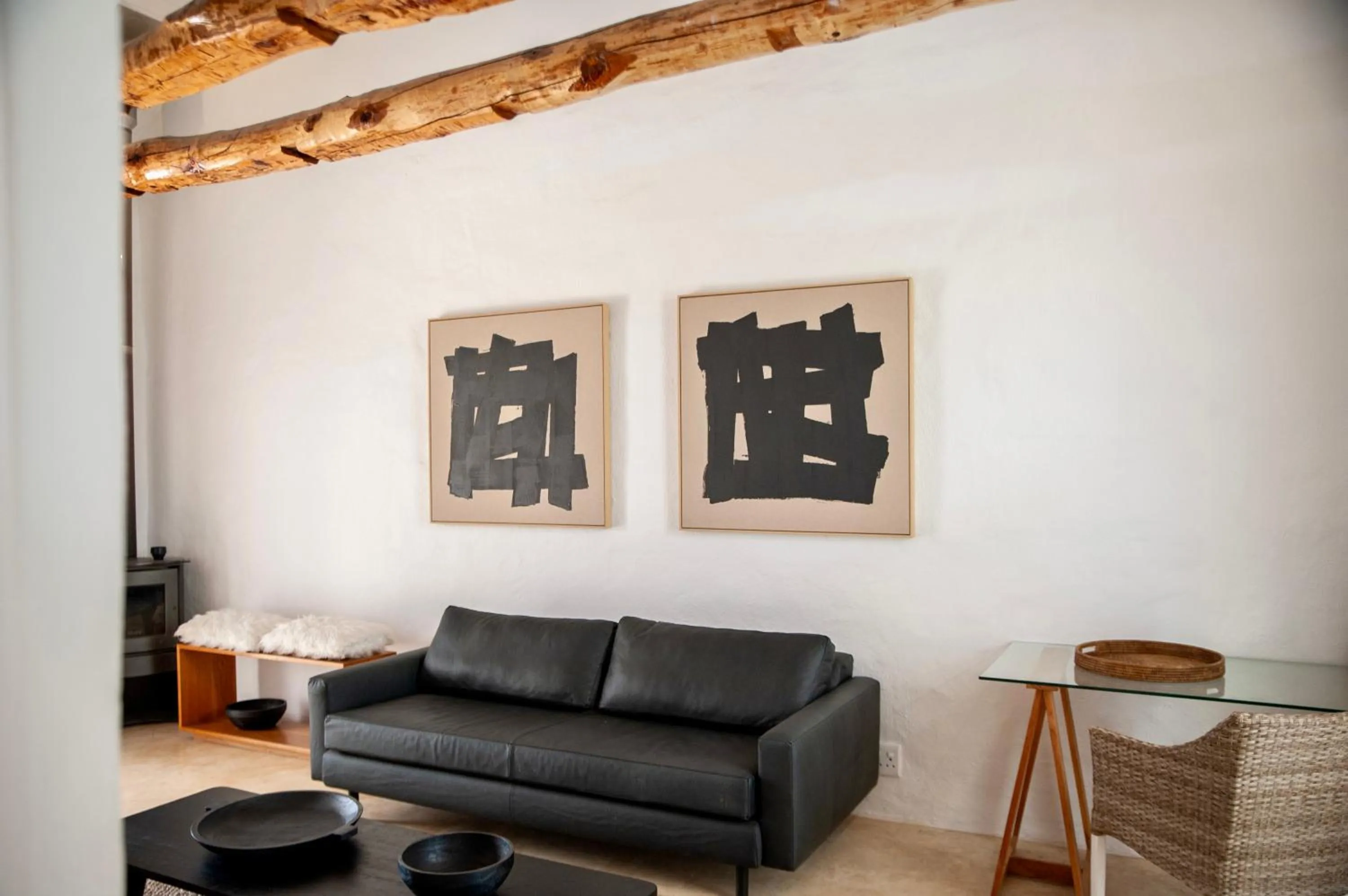 Lounge or bar in Mo & Rose's Nature Retreat