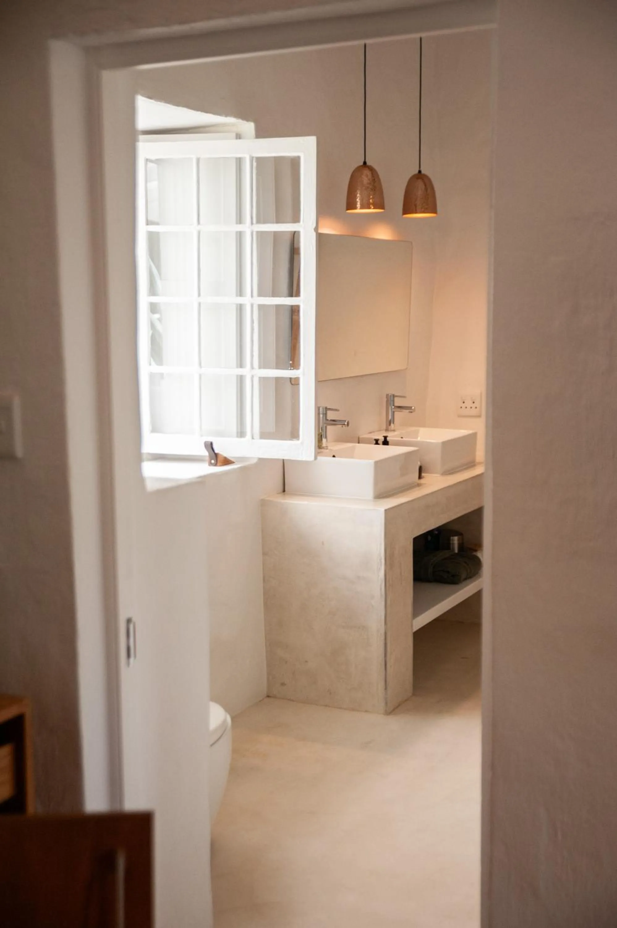 Bathroom in Mo & Rose's Nature Retreat