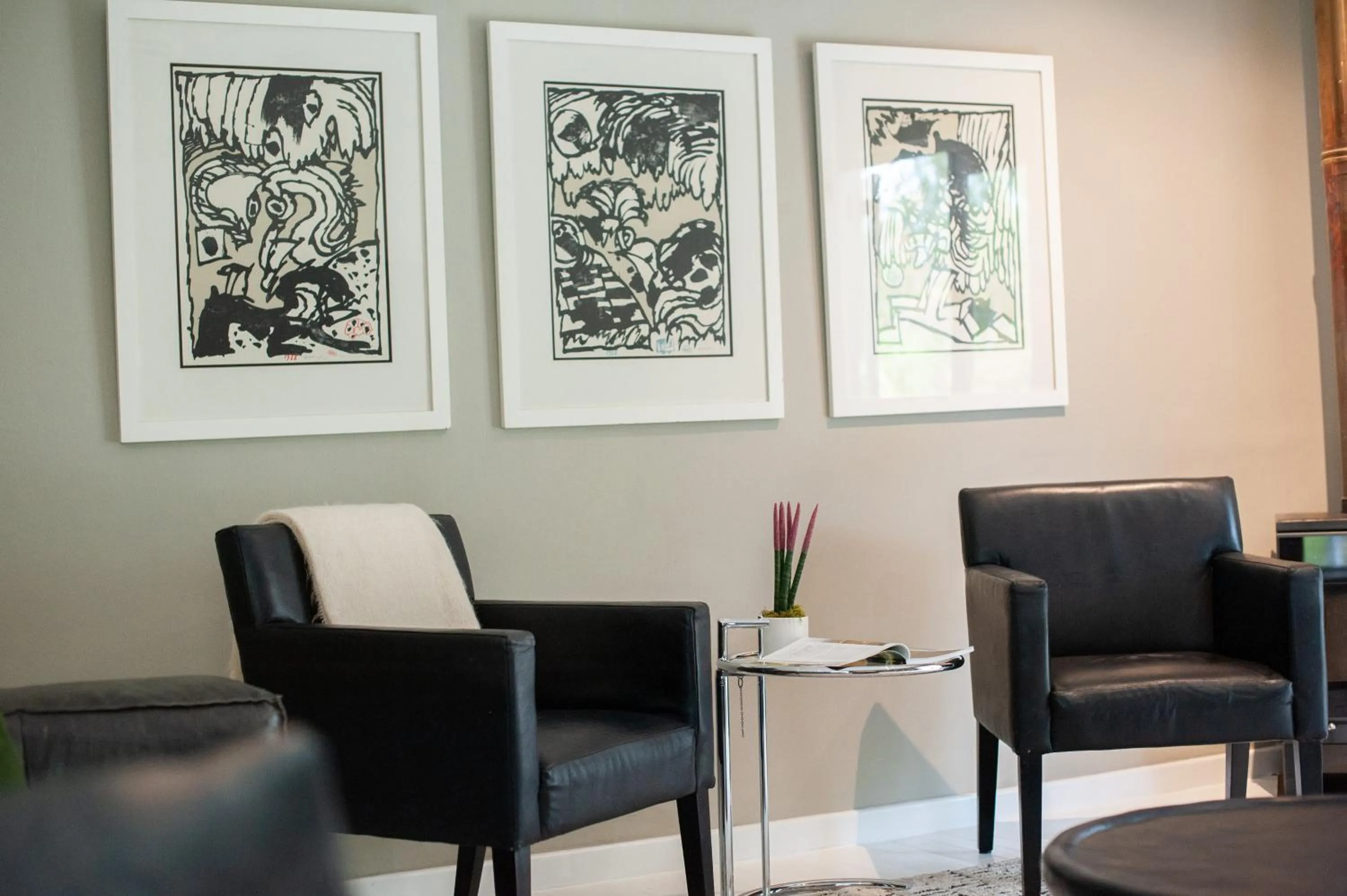 Lounge or bar in Mo & Rose's Nature Retreat