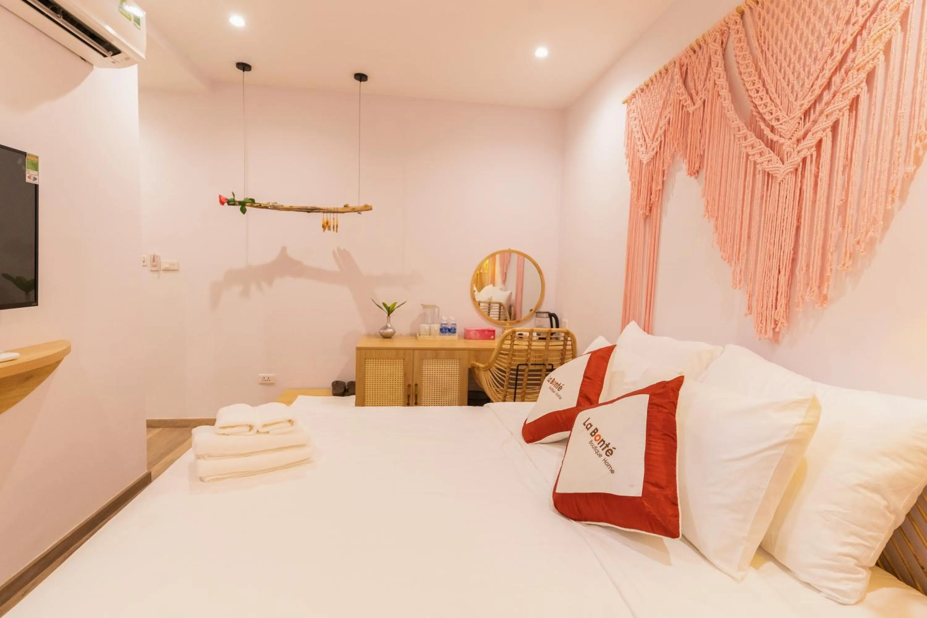 Bedroom, Bed in La Bonté Boutique Home Phu Quoc