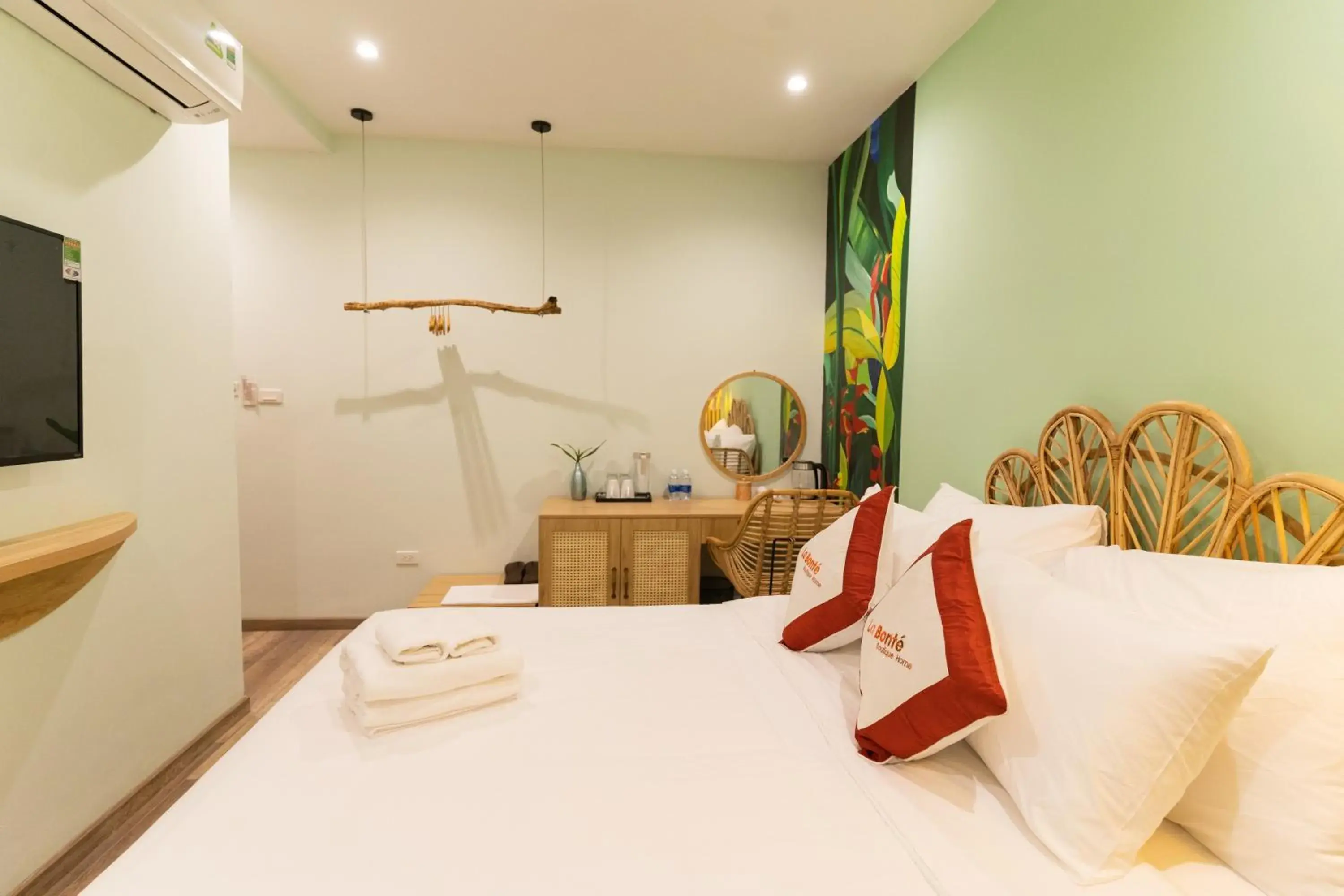 Bed in La Bonté Boutique Home Phu Quoc Bed in La Bonté Boutique Home Phu Quoc