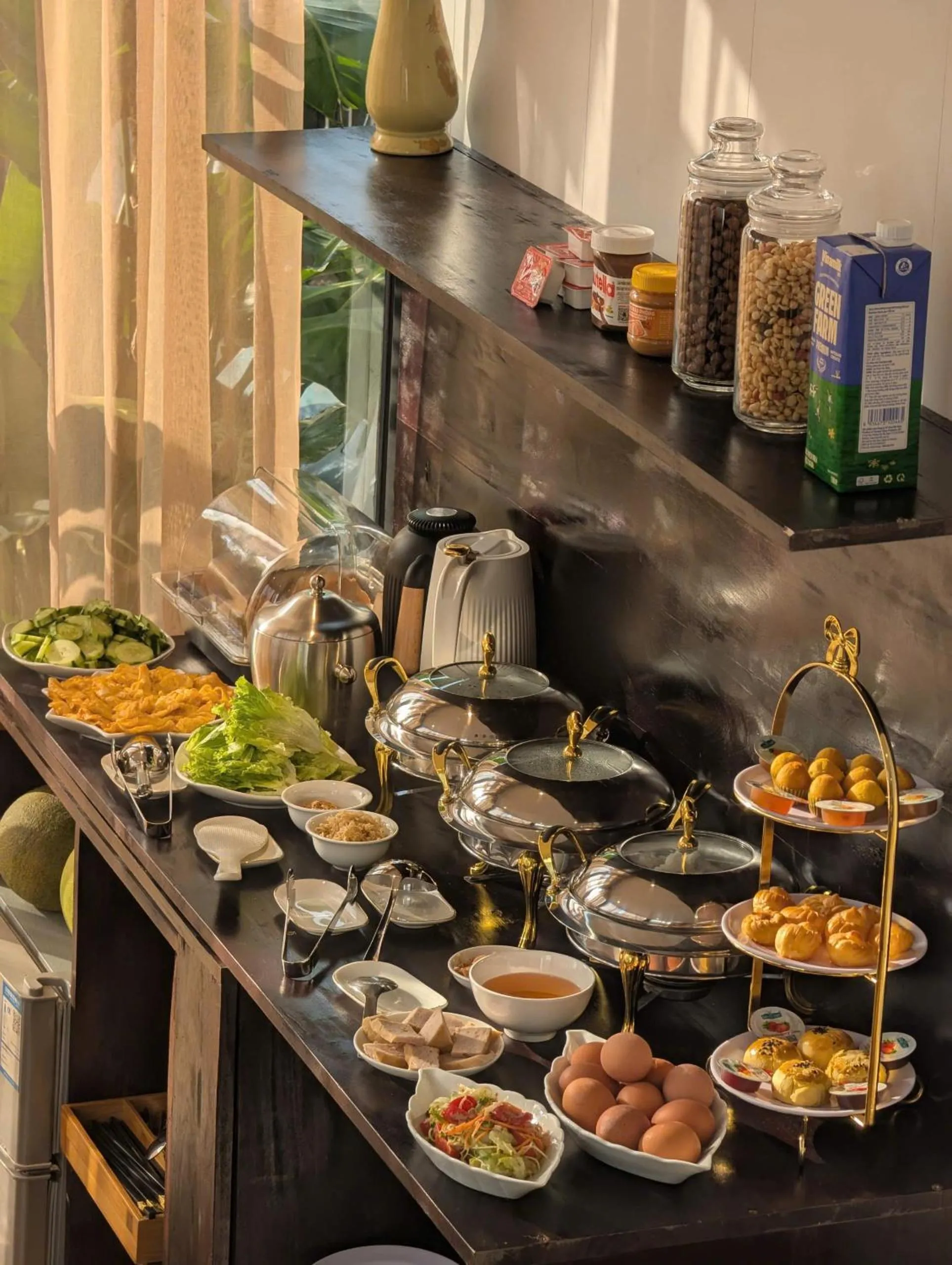 Buffet breakfast in Maison Maravelle Hotel - Boutique Stay in Hanoi Old Quarter
