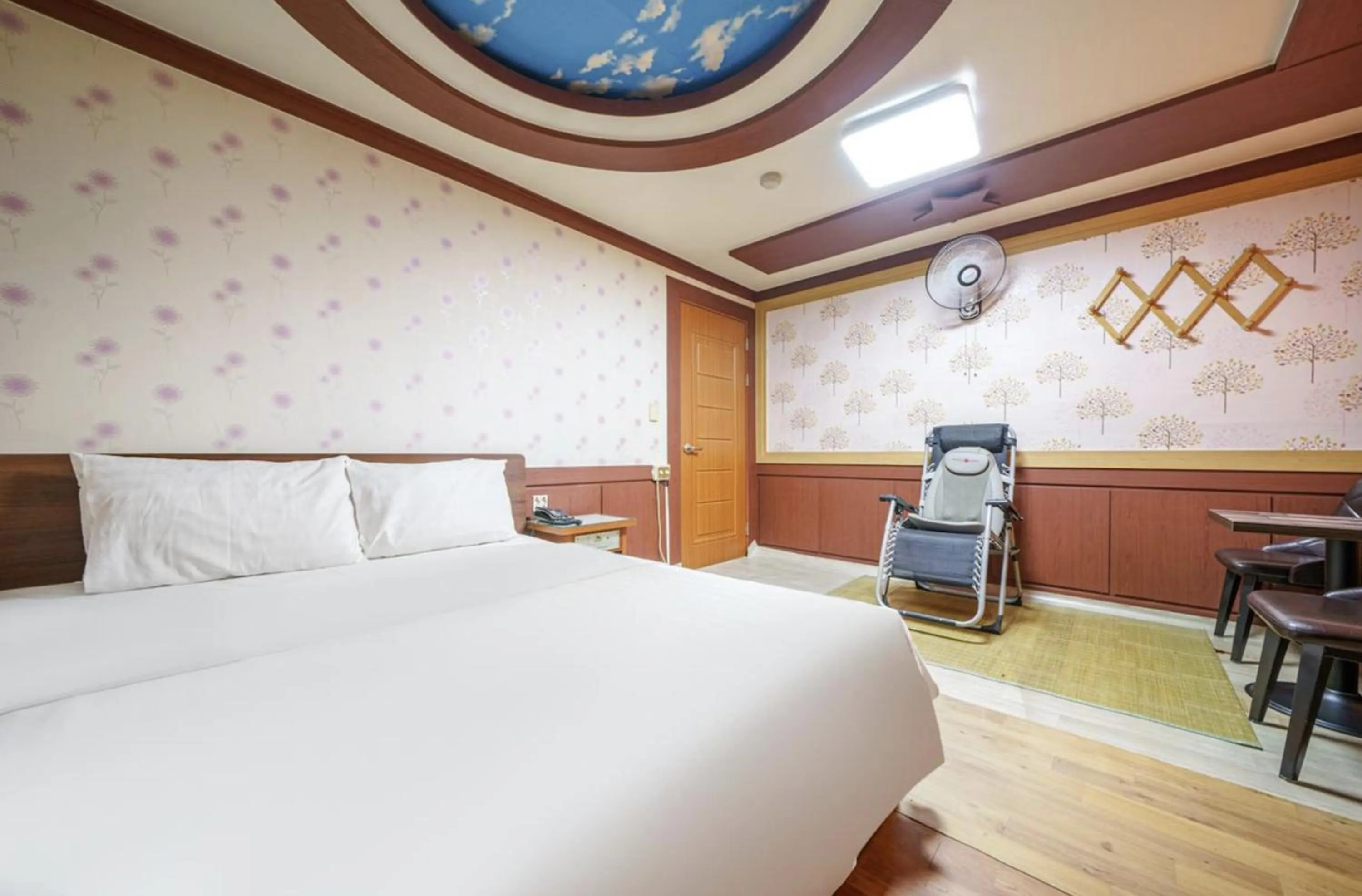 Bed in Mokpo Sky Hotel