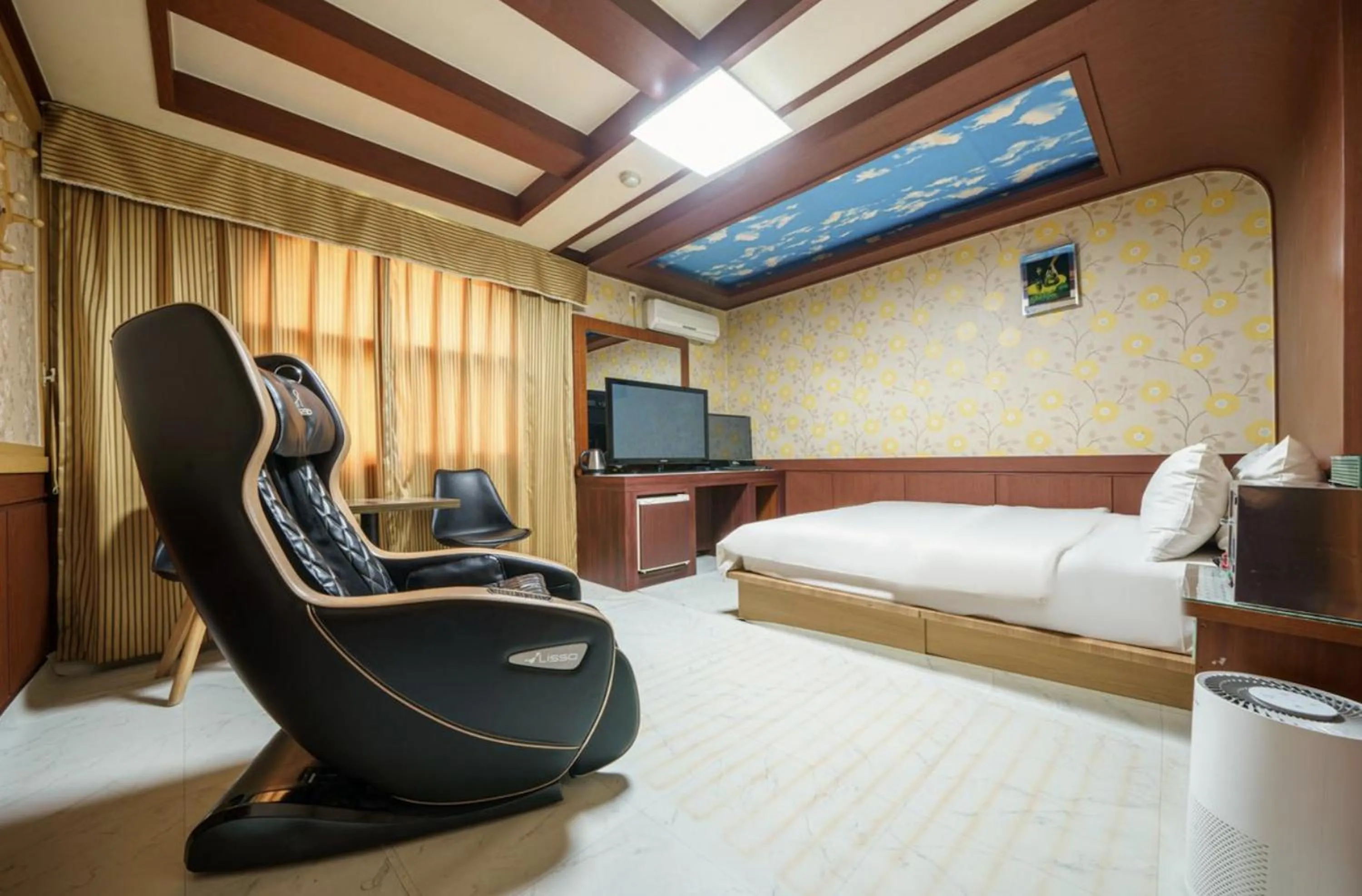 Bed in Mokpo Sky Hotel