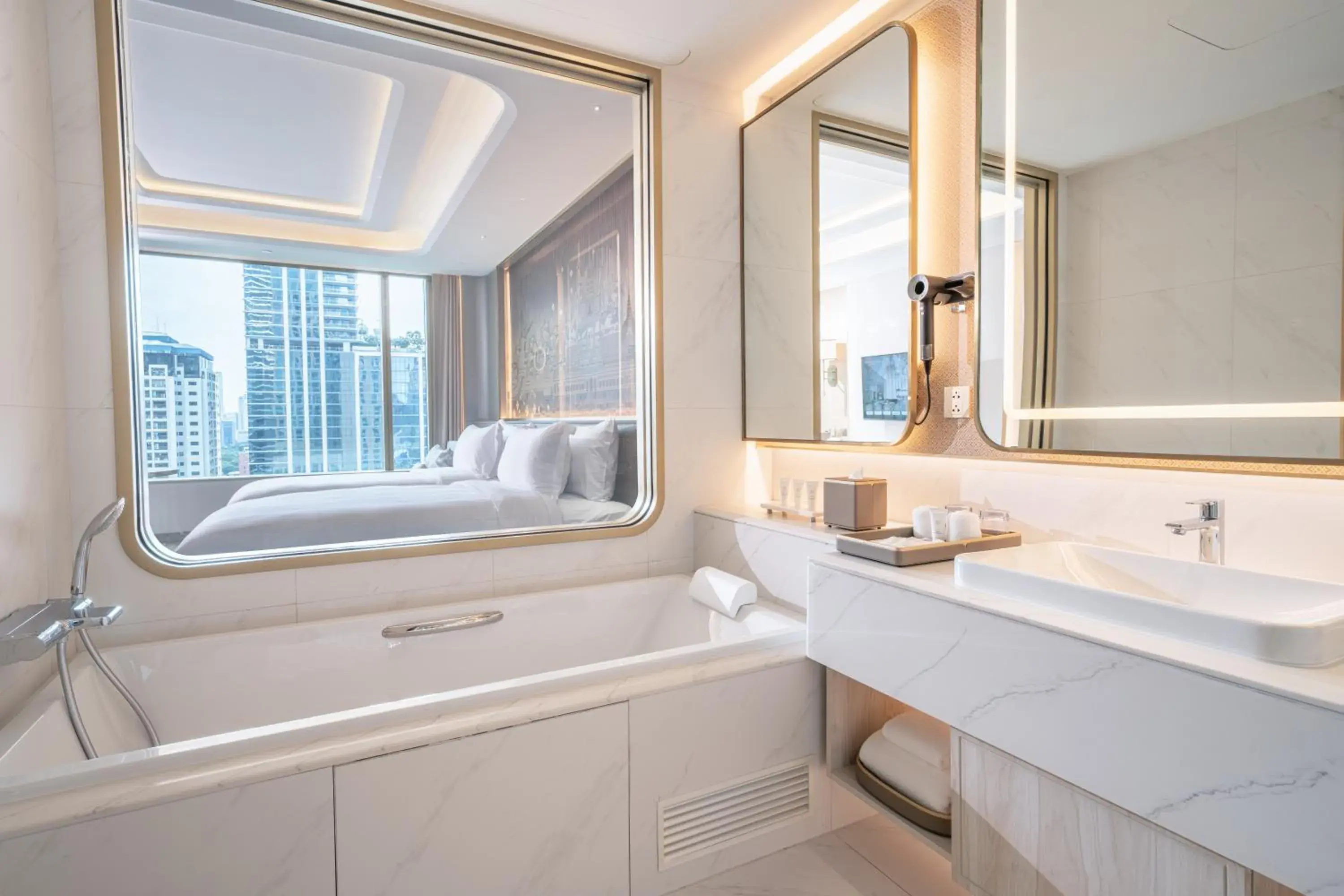 Bathroom, Bed in Grande Centre Point Prestige Bangkok Bathroom, Bed in Grande Centre Point Prestige Bangkok