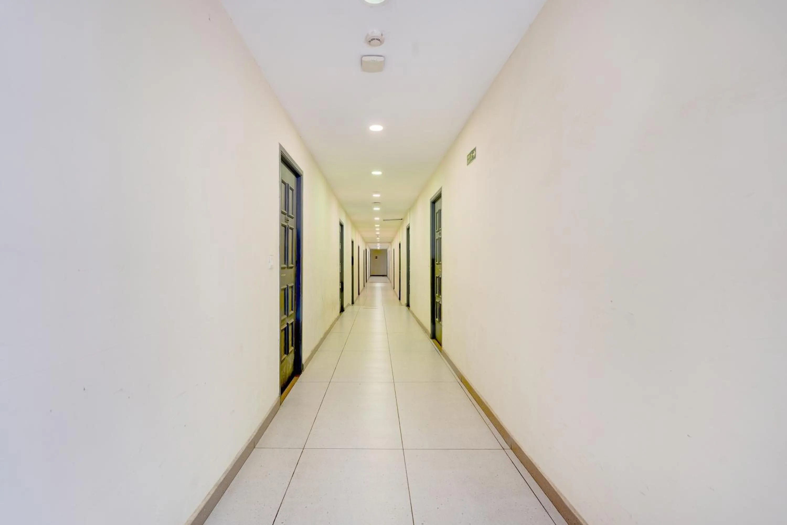 Lobby or reception in Super Townhouse T Nagar Chennai