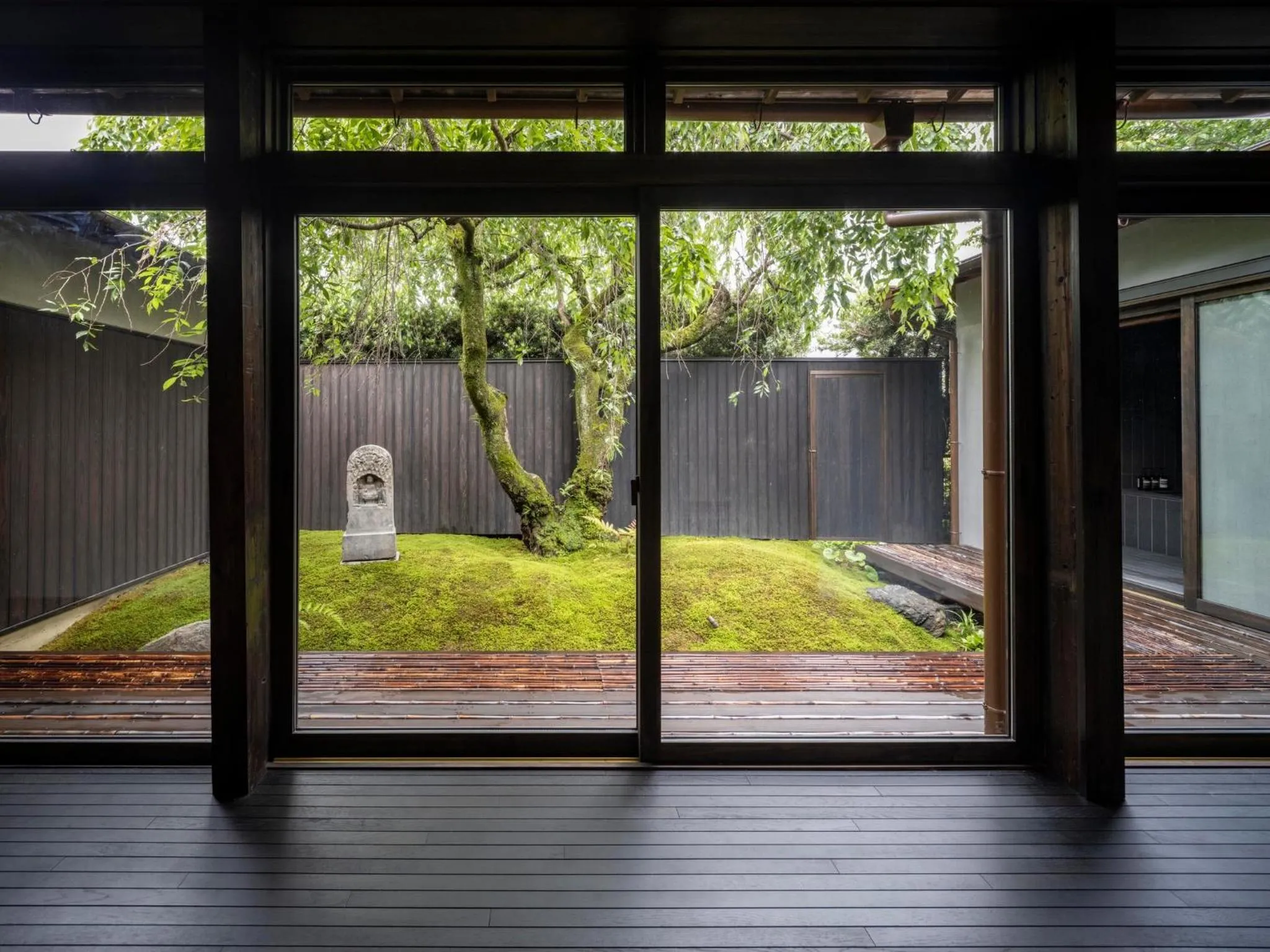 Momoyama Onsen Tsukimikan