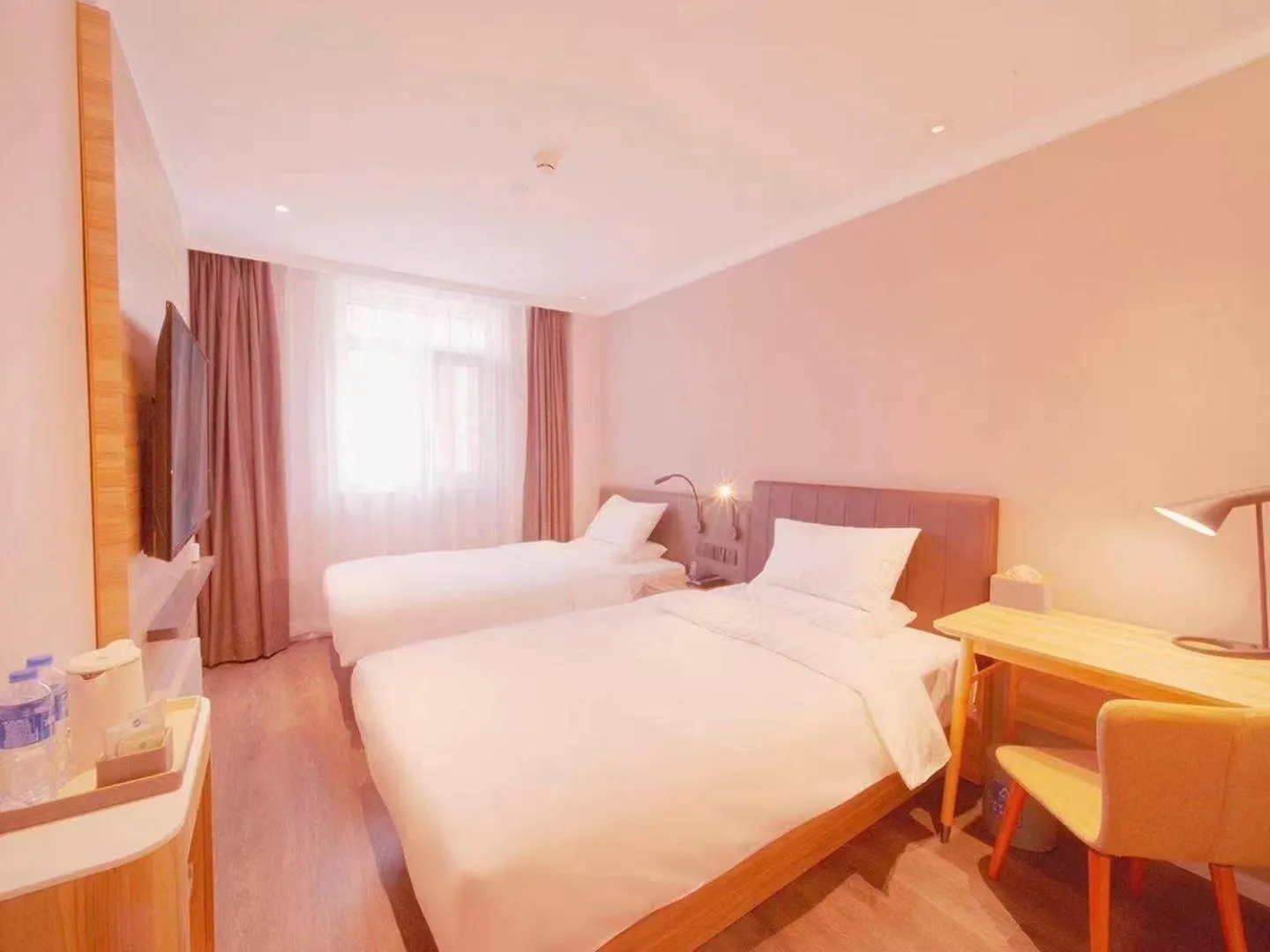 Photo of the whole room in Hanting Hotel Beijing Huilongguan Subway Station