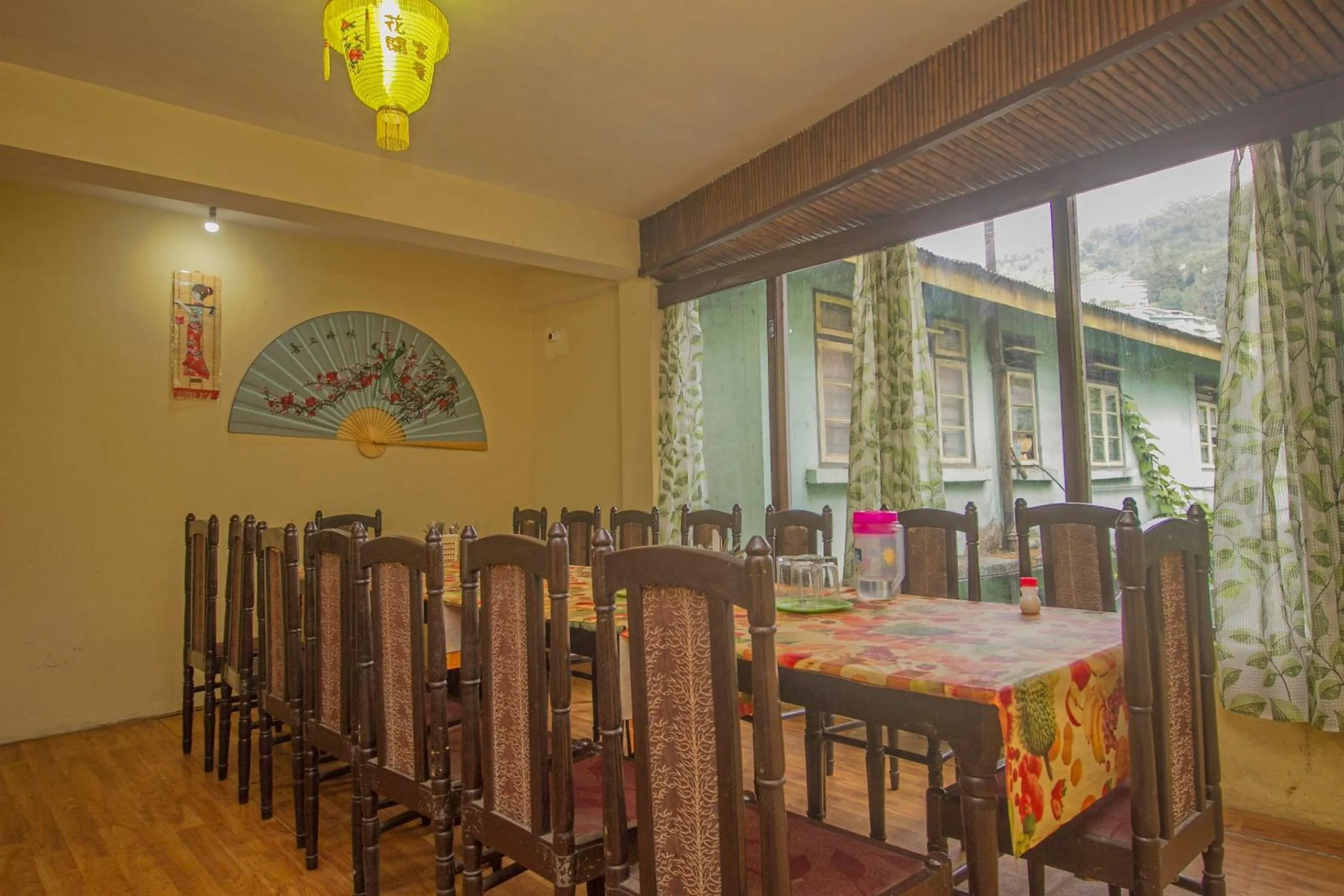 Restaurant/places to eat in Hotel O Siljong