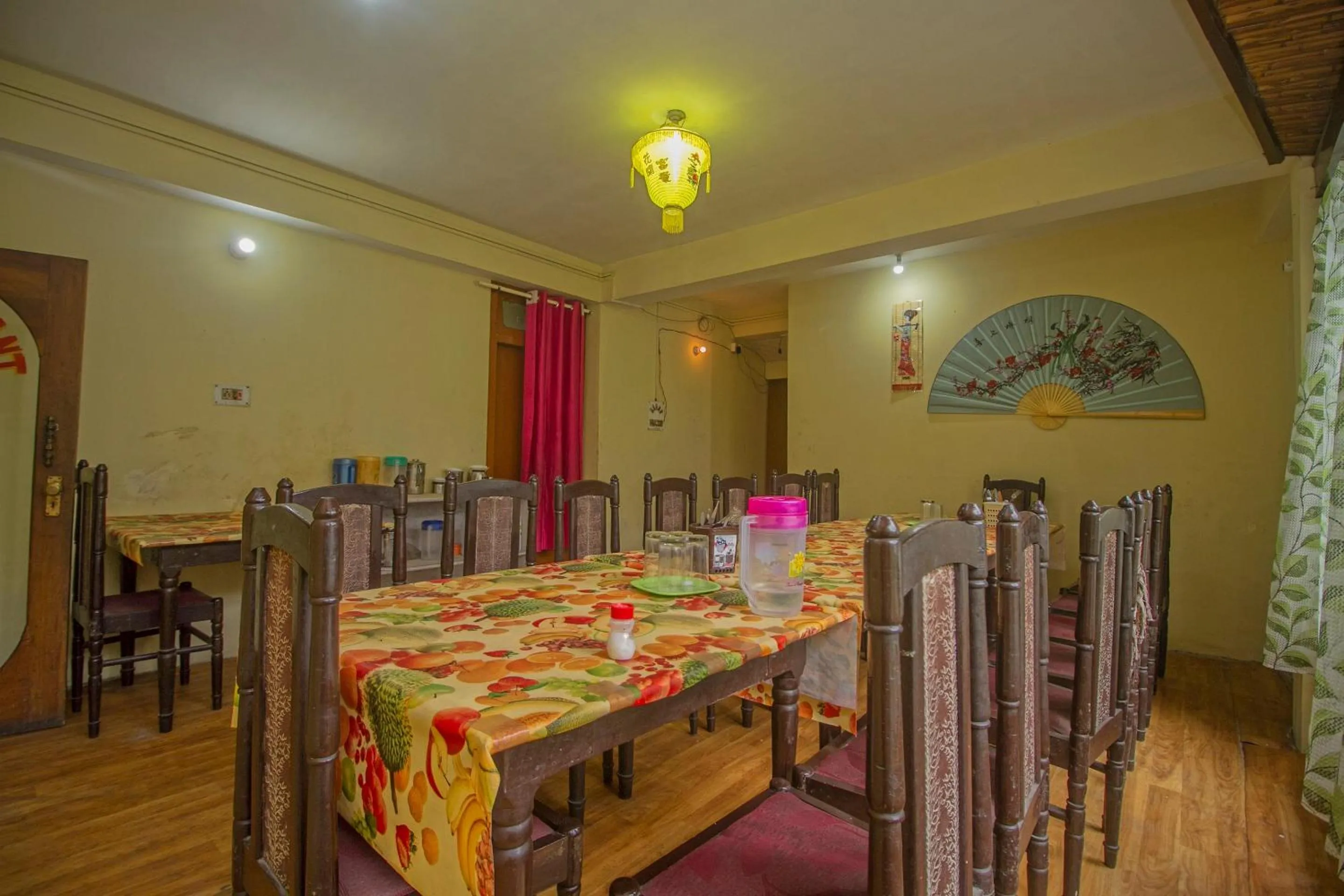 Restaurant/places to eat in Hotel O Siljong