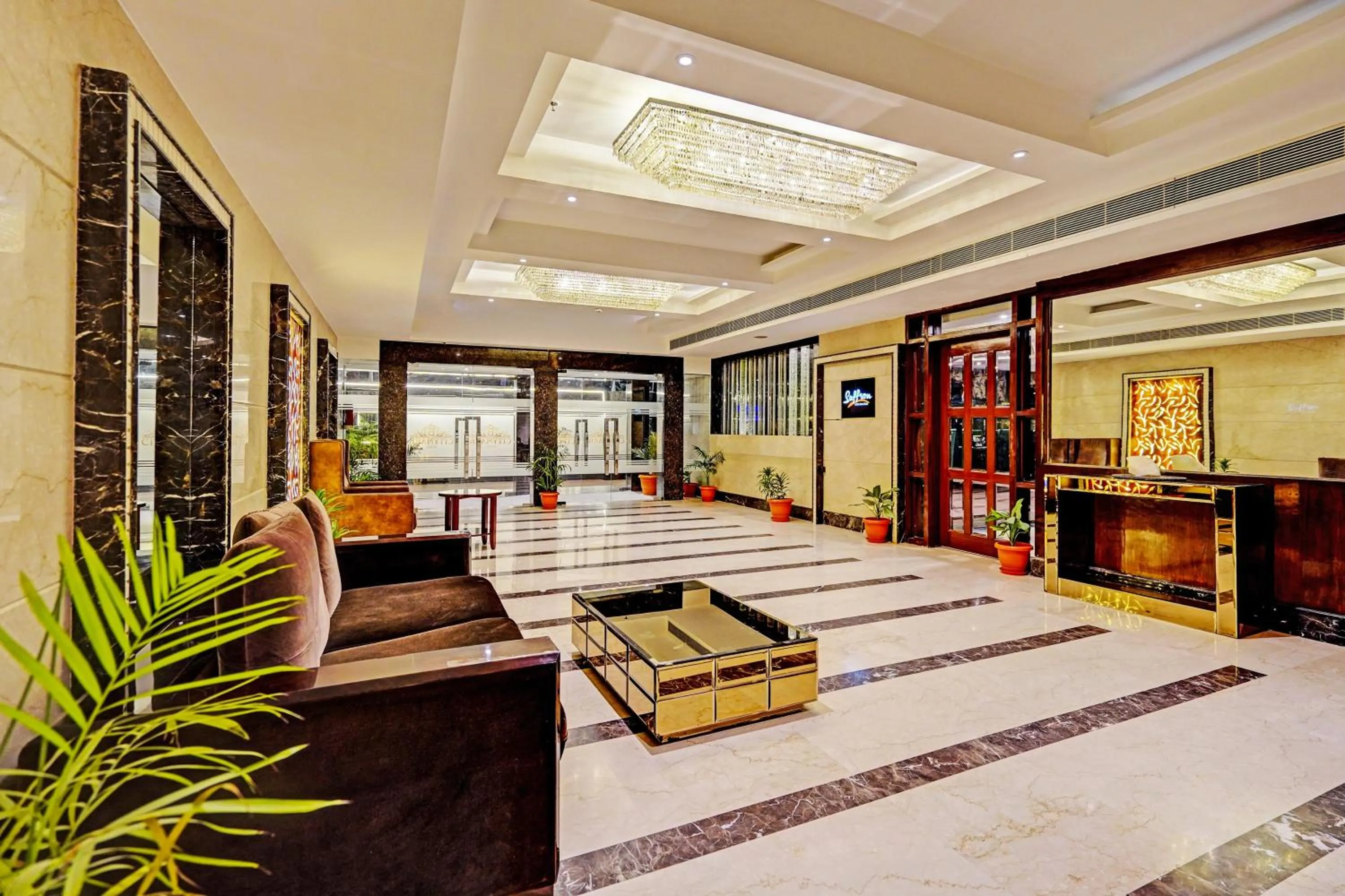 Lobby or reception, Bed in Super Townhouse OAK Hotel City Mark Gurgaon