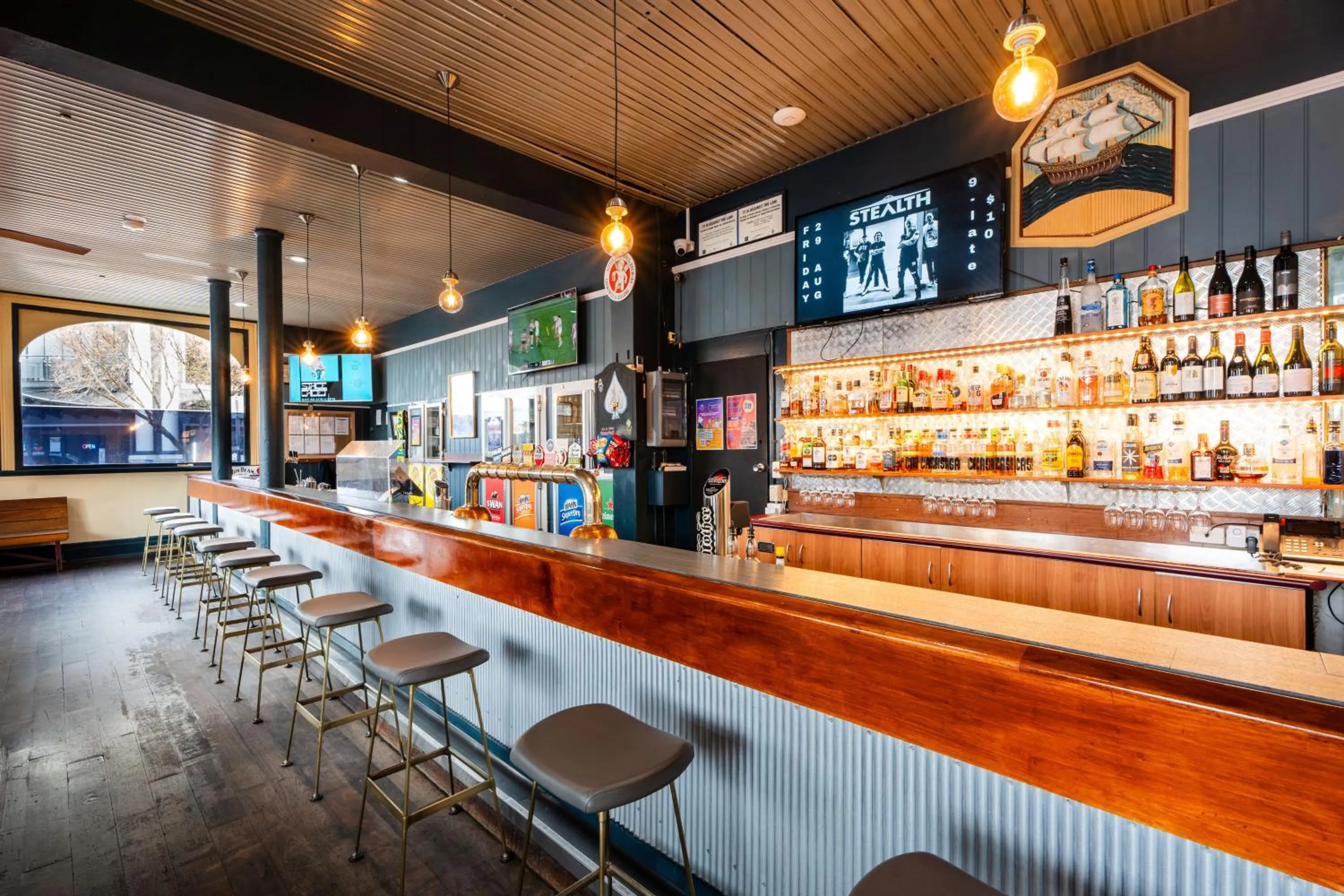 Restaurant/places to eat in The Burlington Hotel