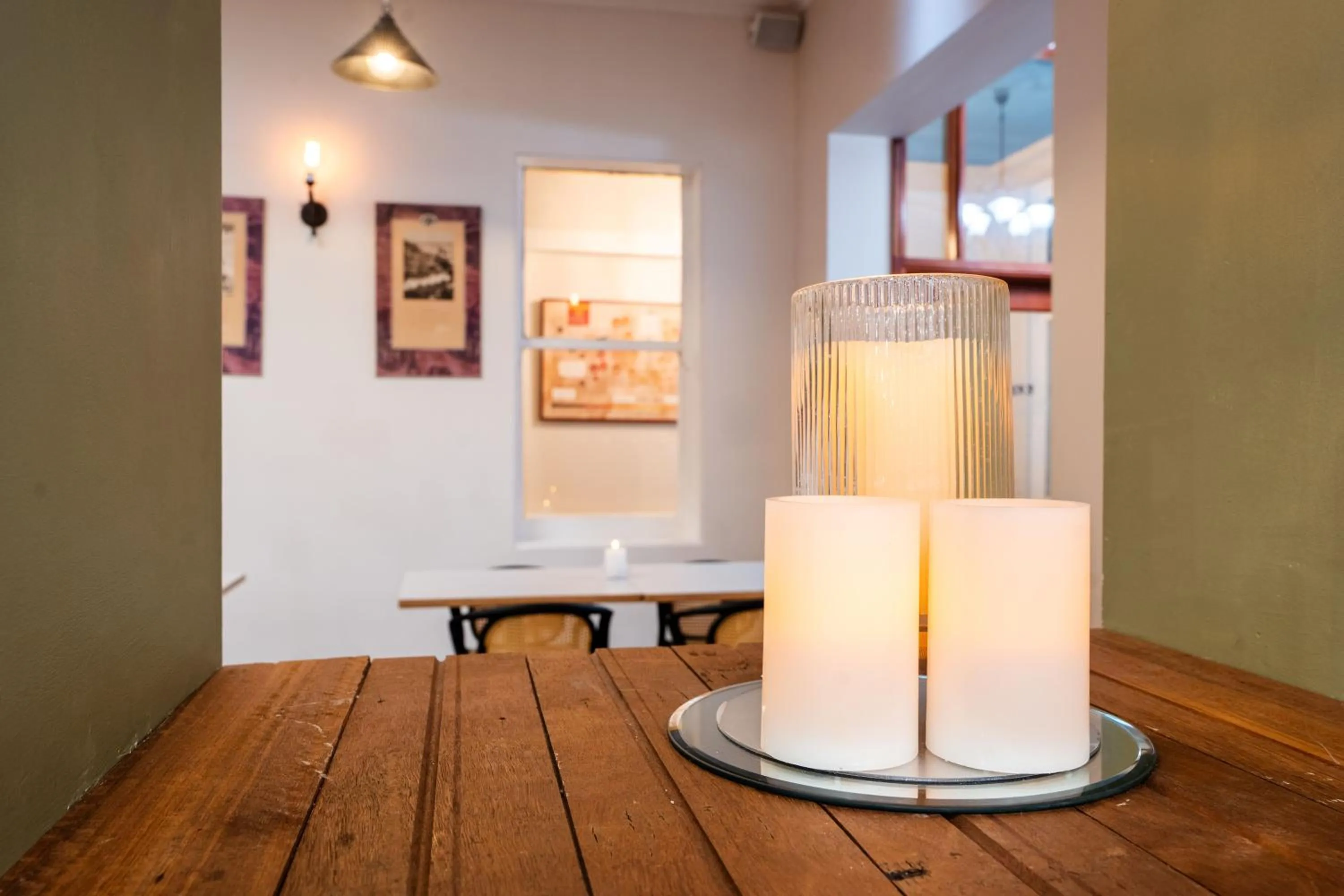 Restaurant/places to eat in The Burlington Hotel