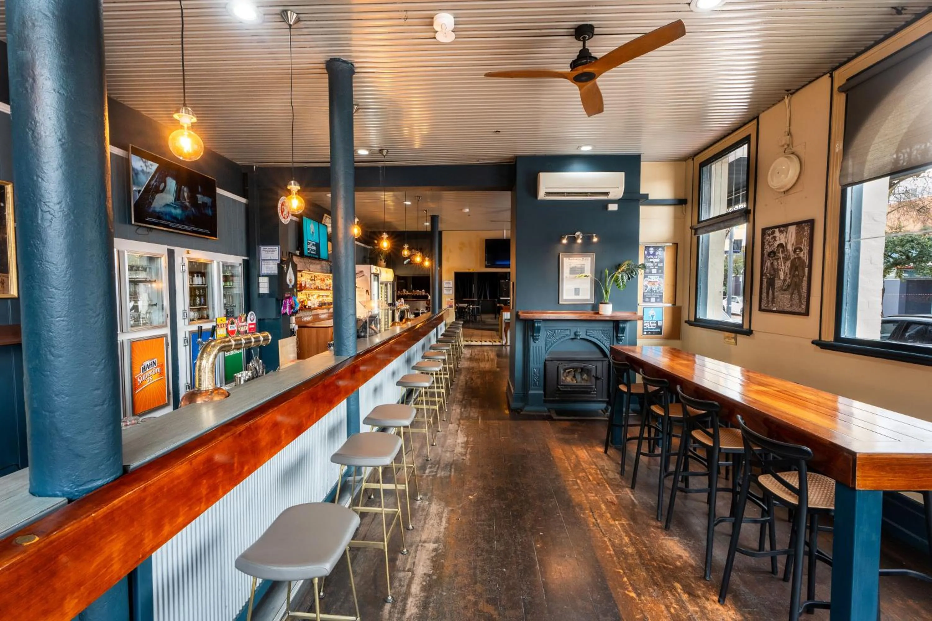 Restaurant/places to eat in The Burlington Hotel