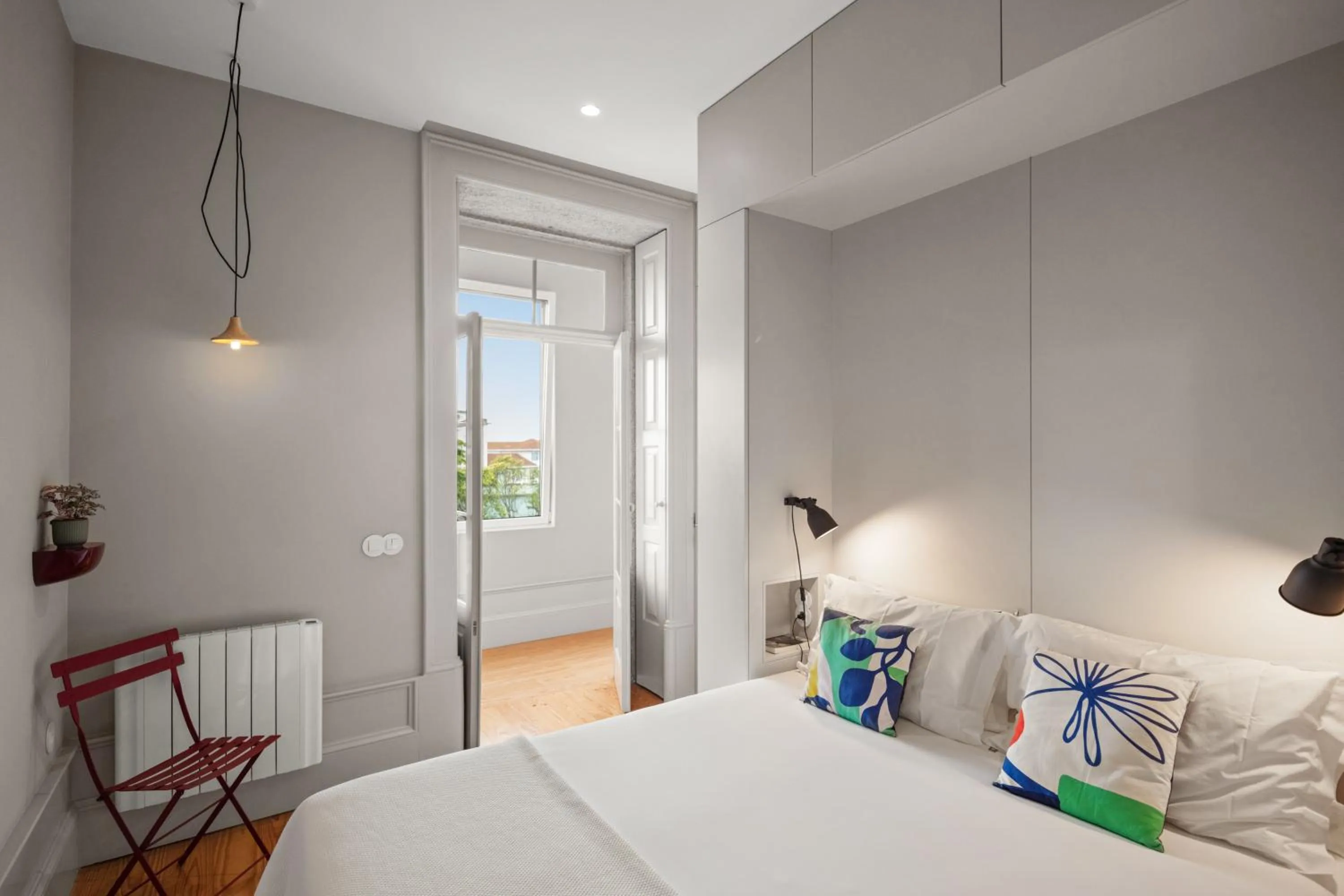 Bedroom, Bed in Baumhaus Serviced Living - Art & Design Apartments