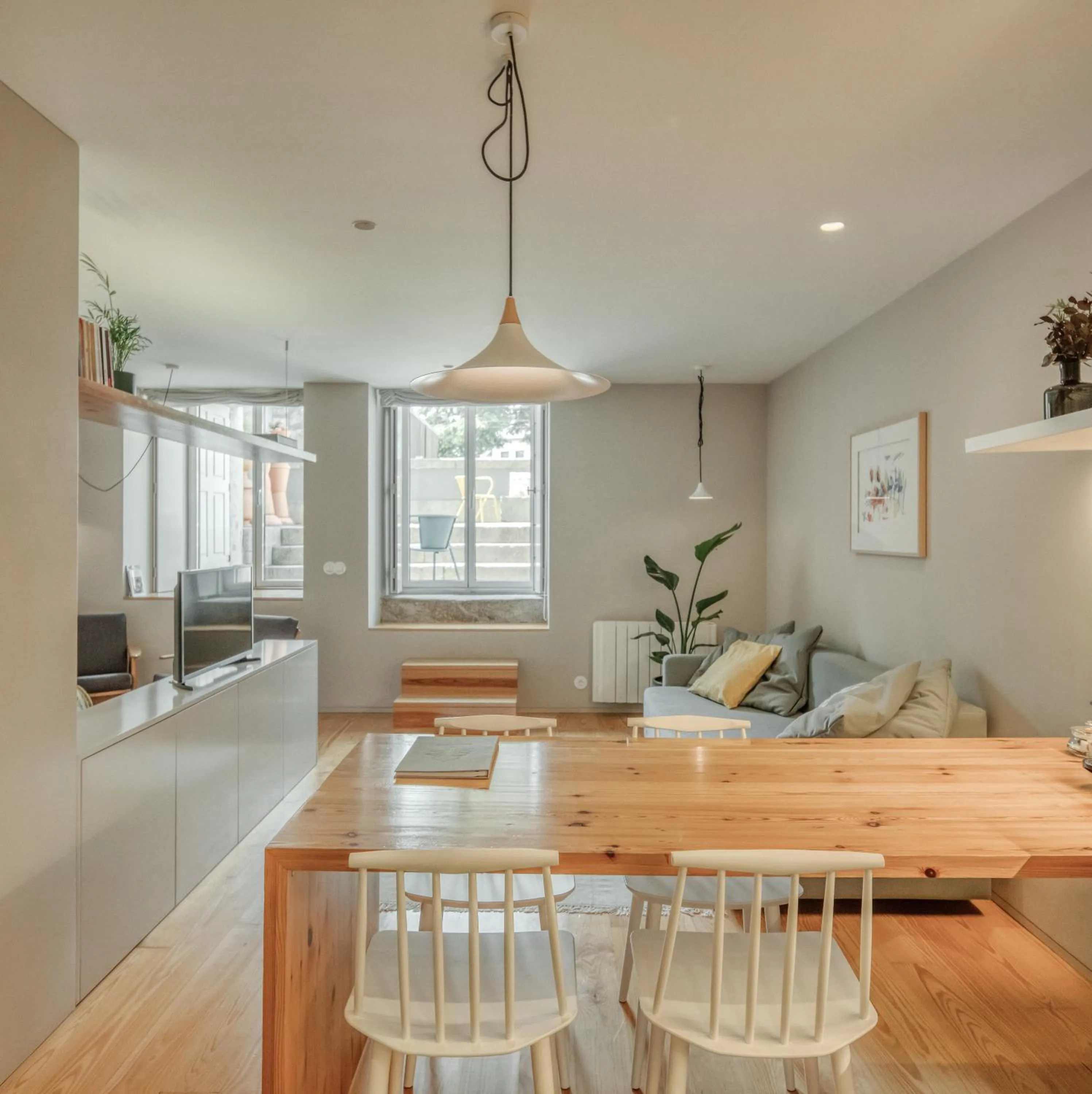 TV and multimedia in Baumhaus Serviced Living - Art & Design Apartments