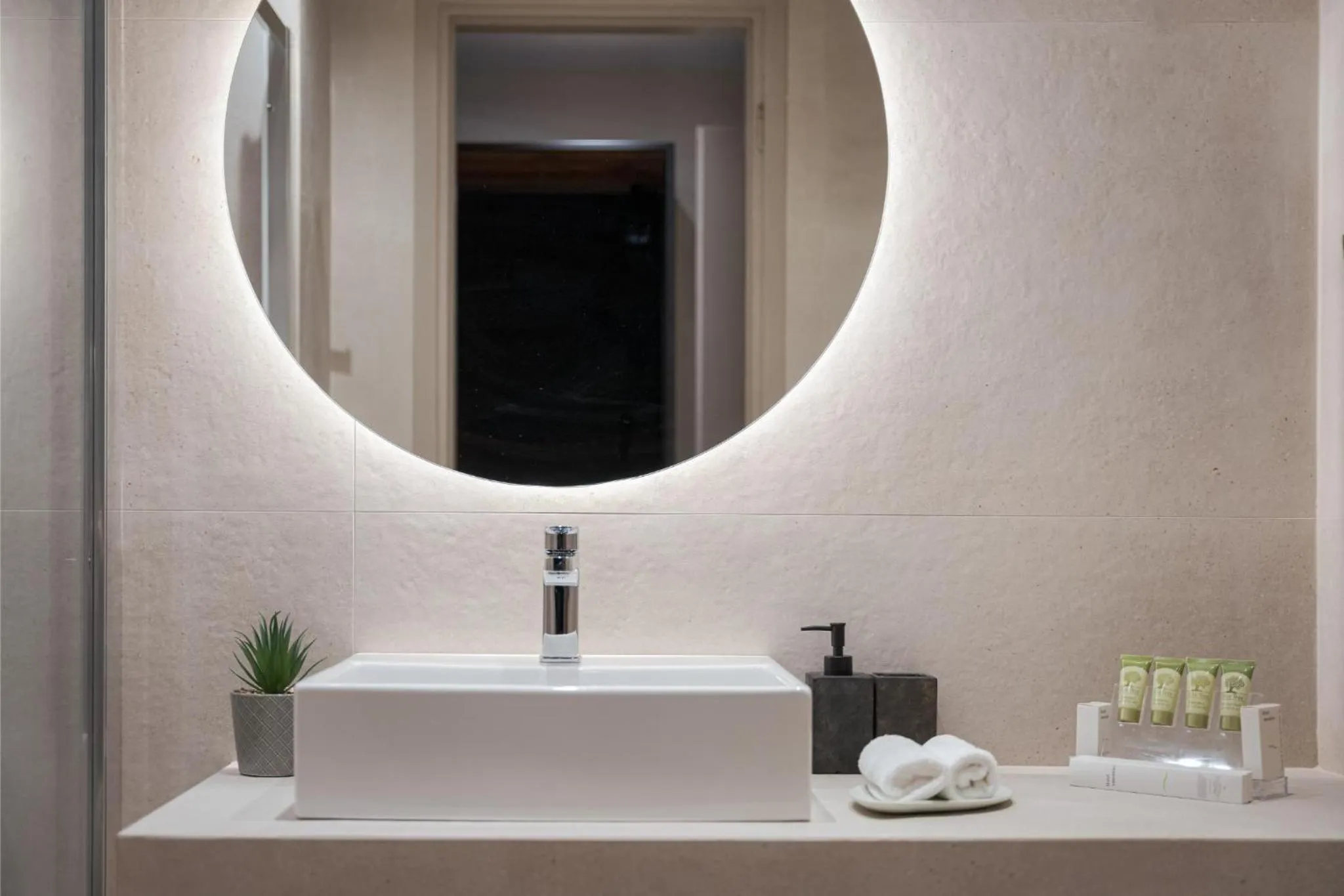 Bathroom in Acropolis Select