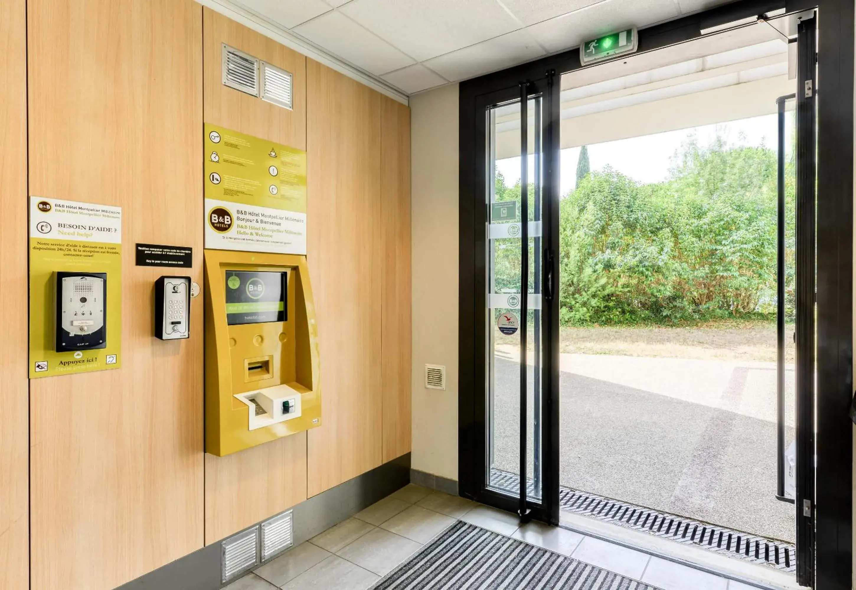 Facade/entrance in B&B HOTEL Montpellier Centre Le Millénaire Facade/entrance in B&B HOTEL Montpellier Centre Le Millénaire