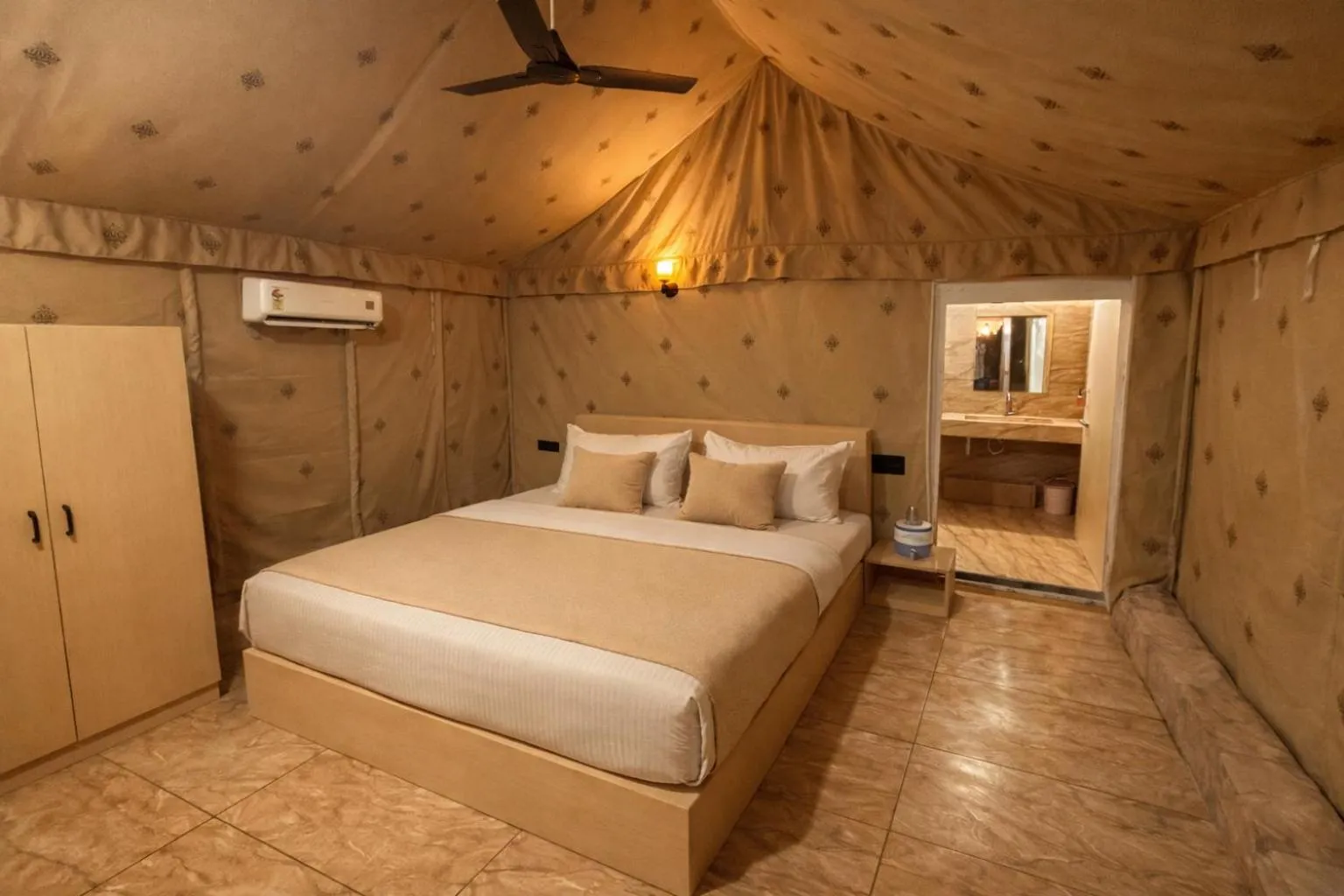 Bed in The Wilds Villa Gir Jungle Stay with Swimming Pool