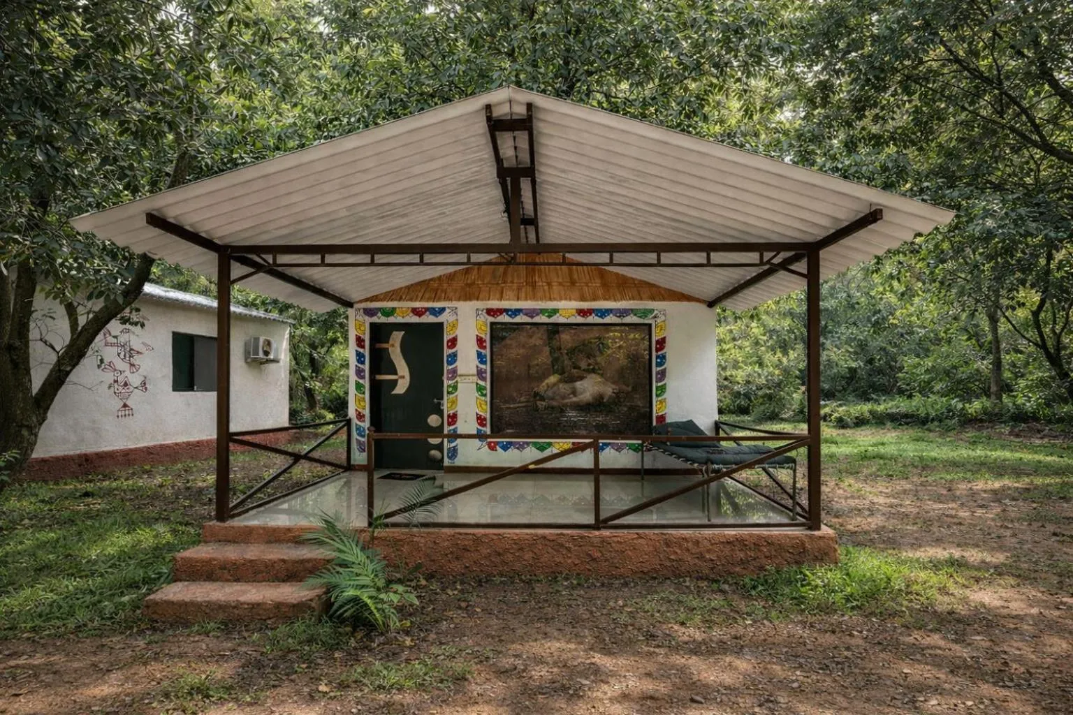 Property building in The Wilds Villa Gir Jungle Stay with Swimming Pool