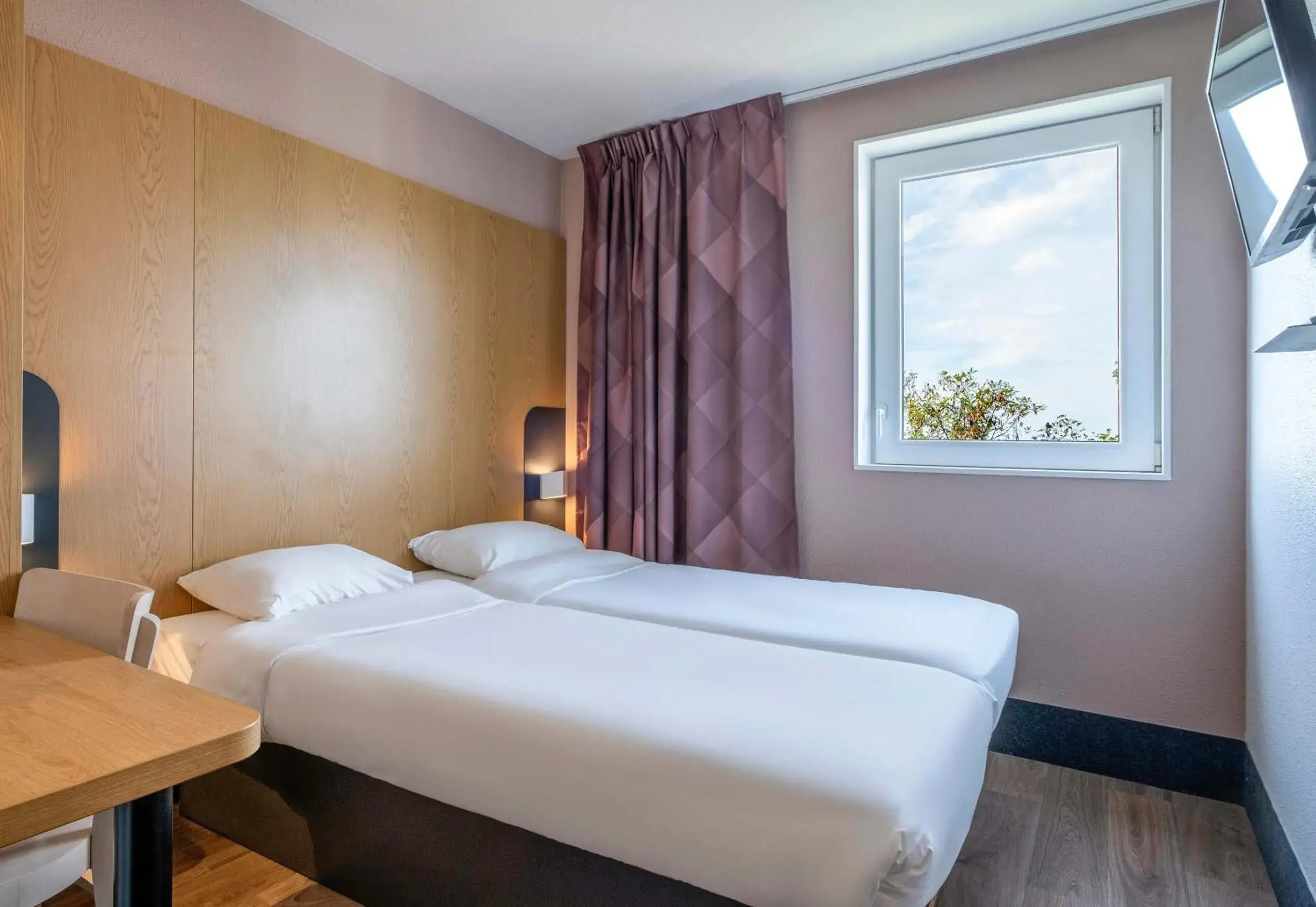 Twin Room in B&B HOTEL Niort Marais Poitevin Est Twin Room in B&B HOTEL Niort Marais Poitevin Est