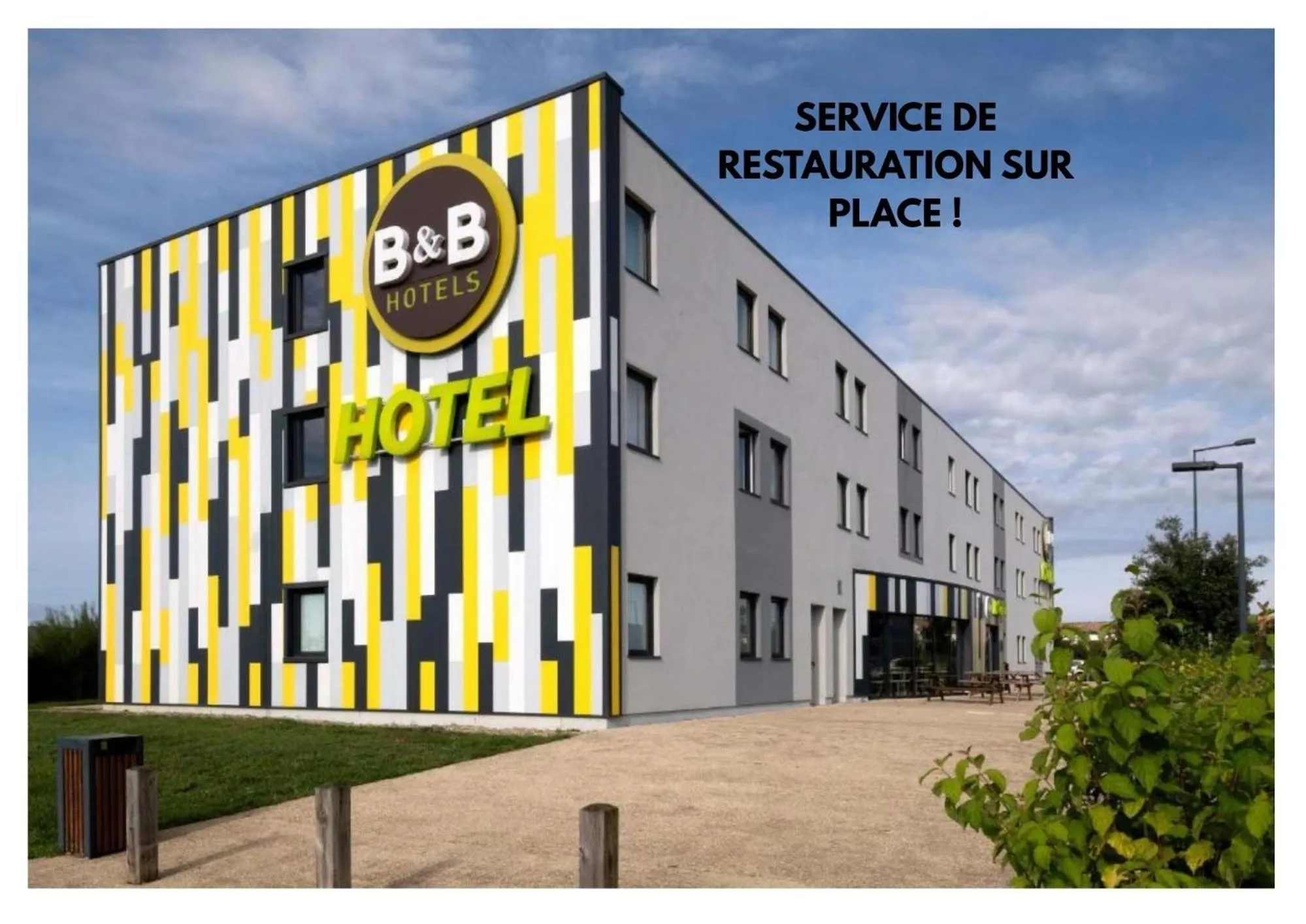 Property building in B&B HOTEL Niort Marais Poitevin Est
