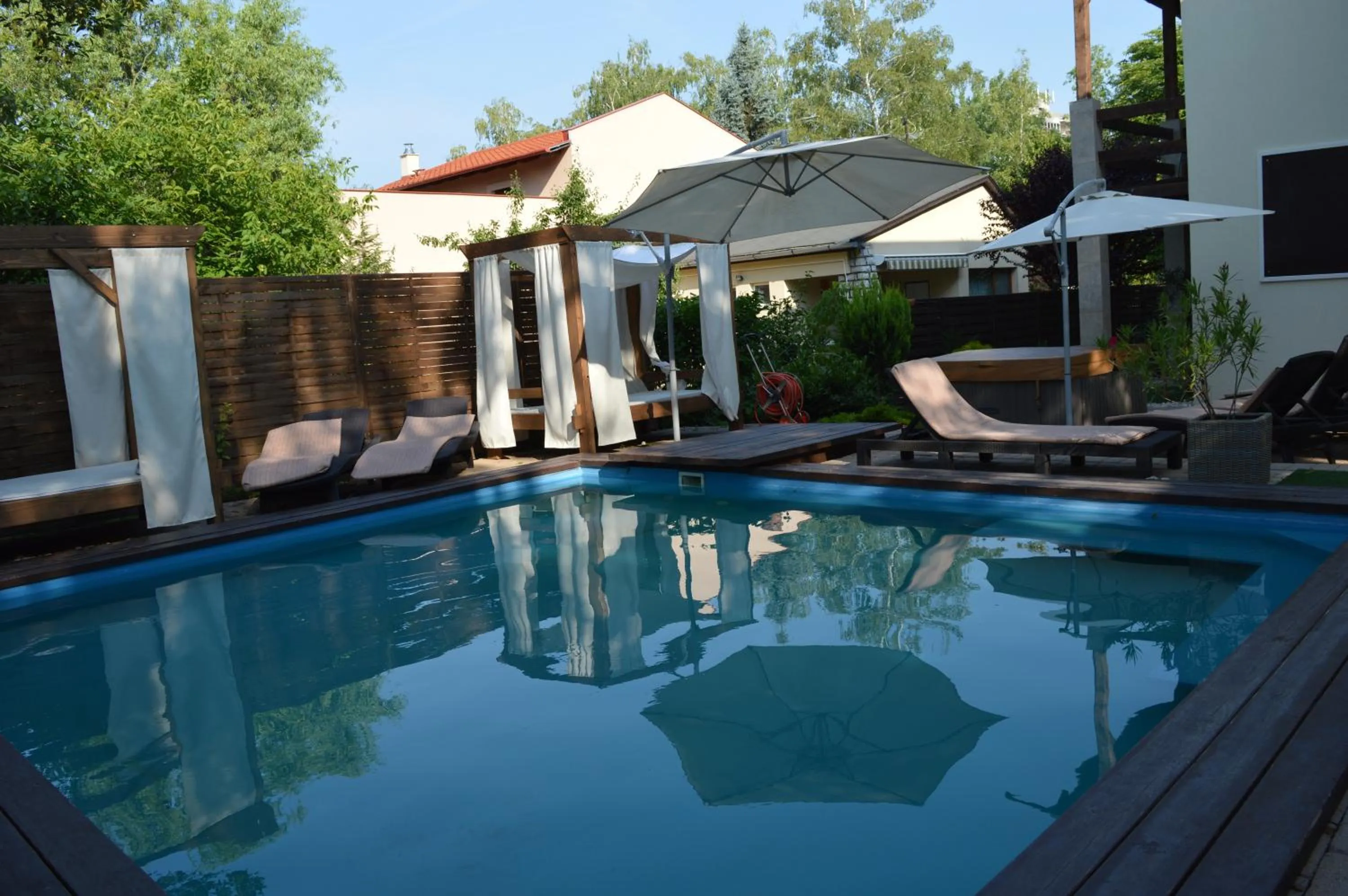 Property building in Silver Garden