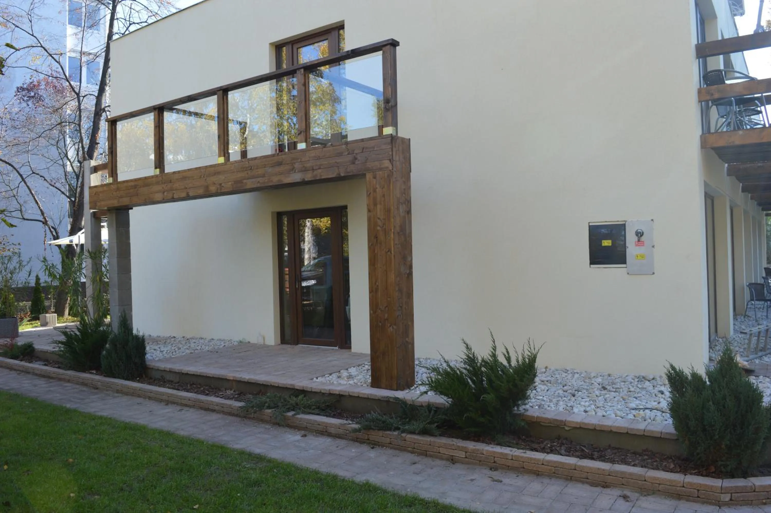 Patio in Silver Garden