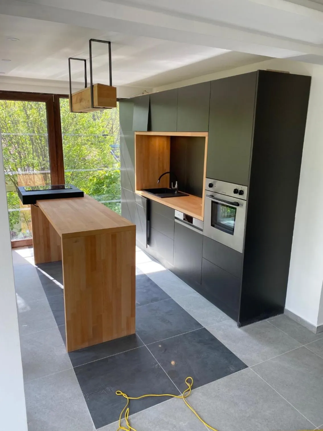 Three-Bedroom Premium Apartment with Balcony in Silver Garden