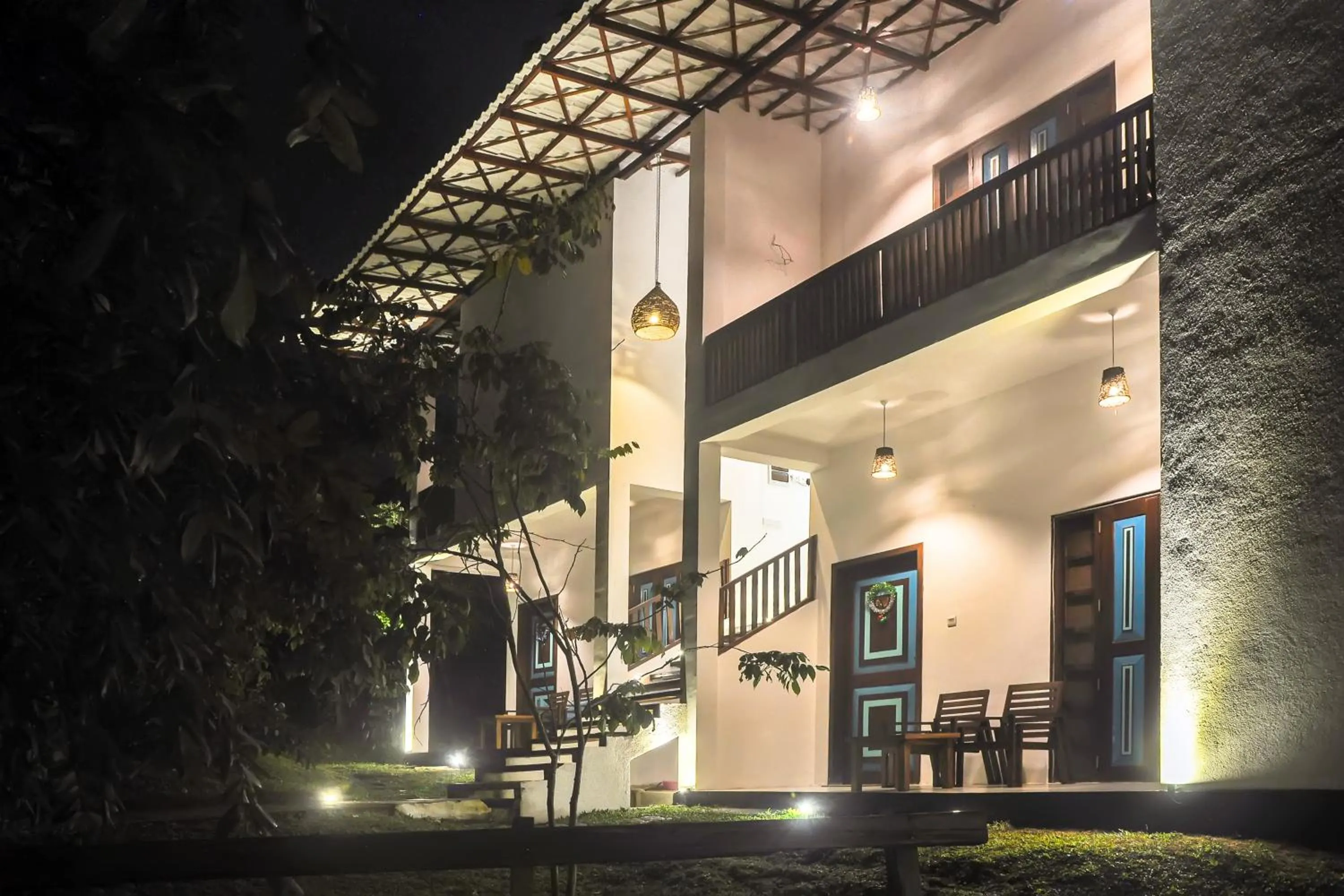 Night in Garcinia Leaf