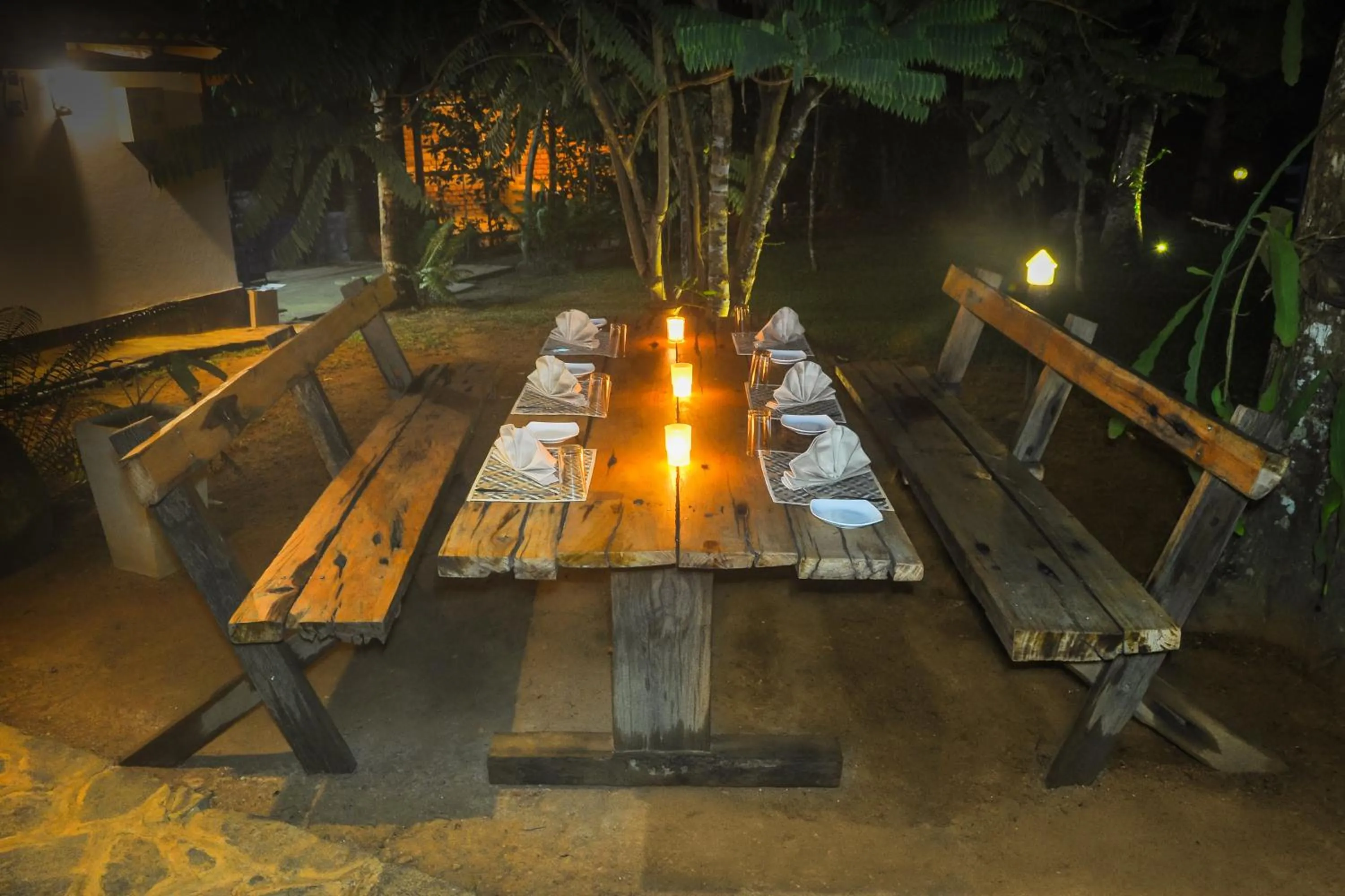 Dinner in Garcinia Leaf